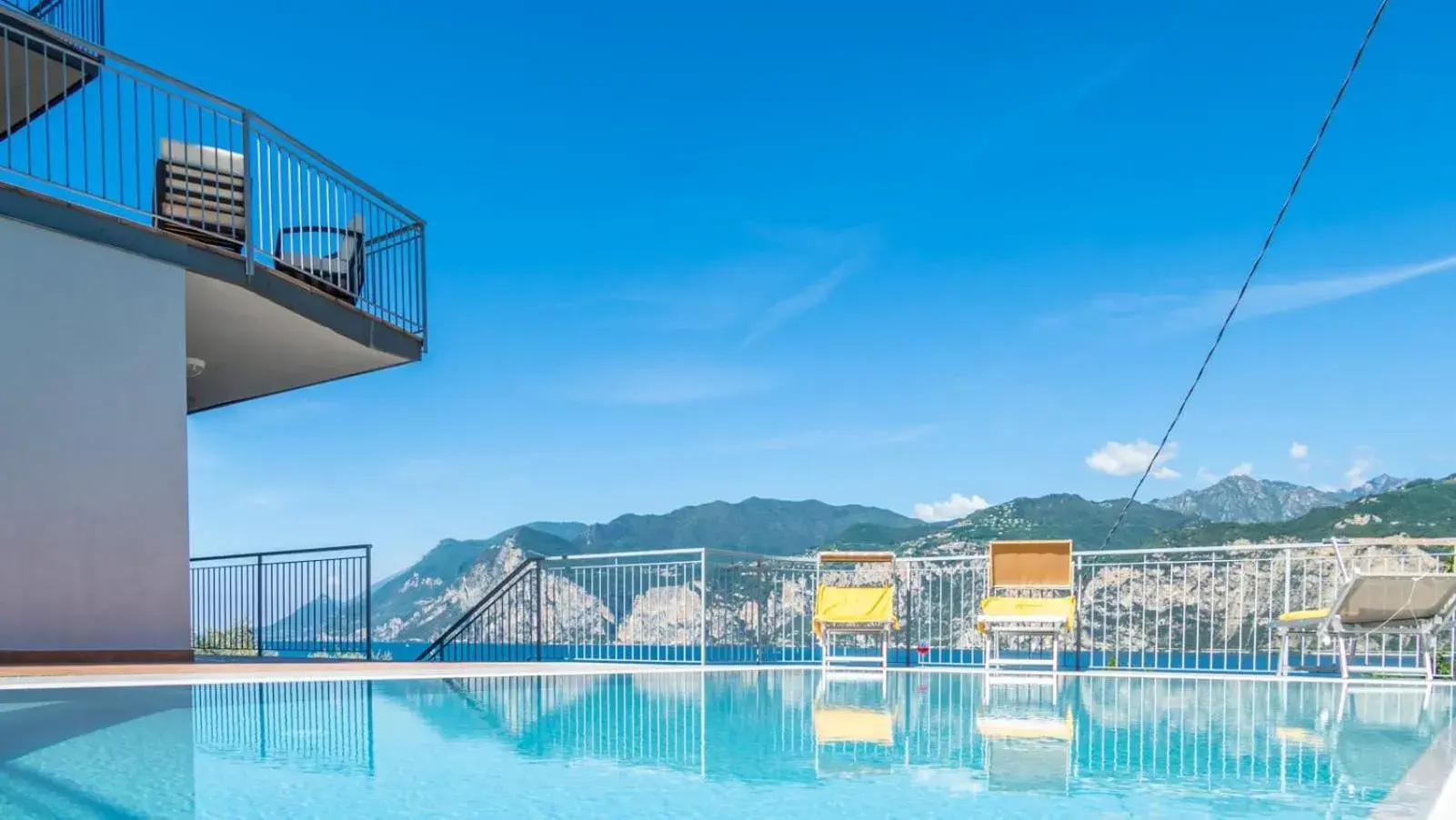 Swimming Pool in Hotel Casa Marinella