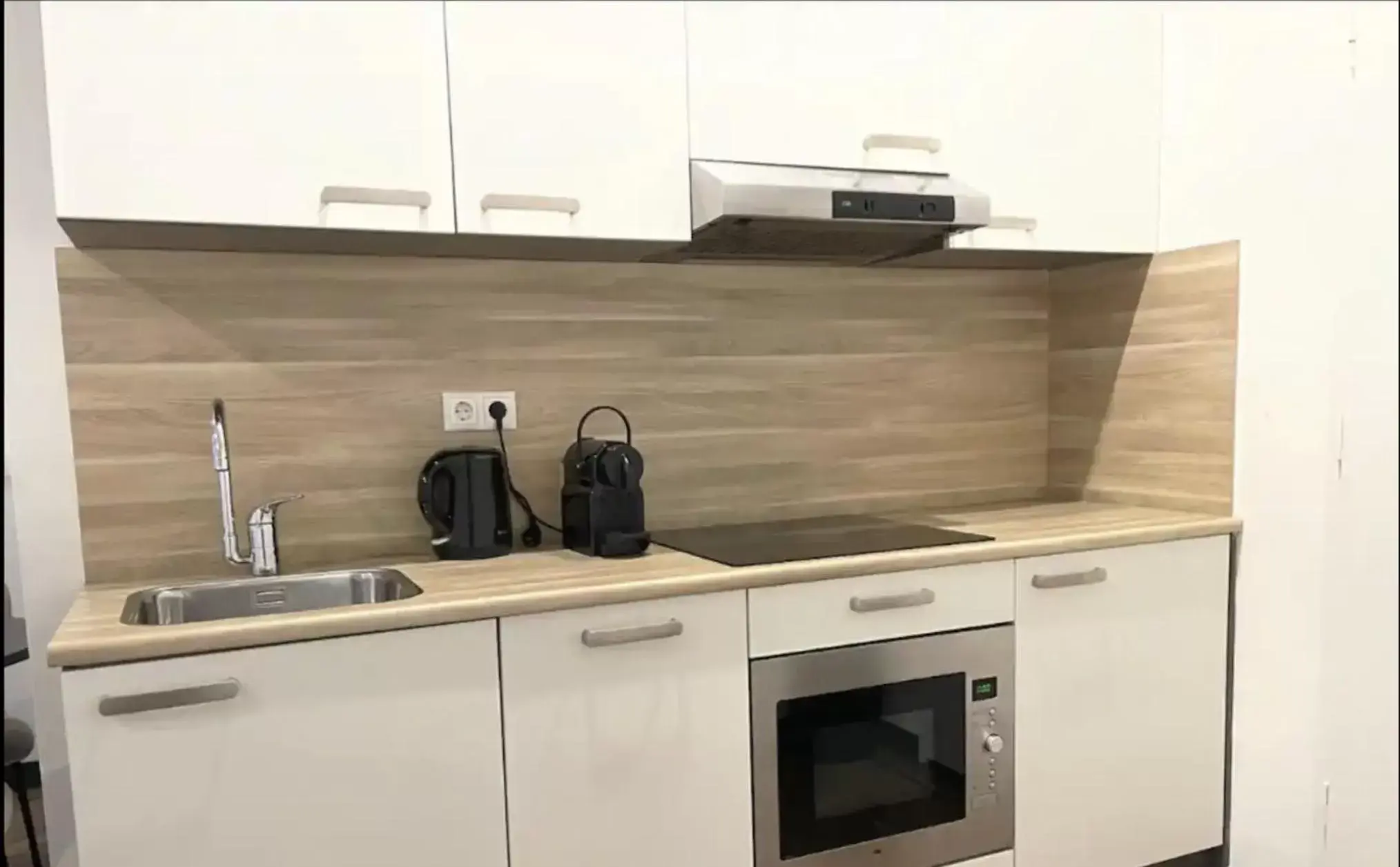 Kitchen/Kitchenette in Apart hotel Central -Self service-