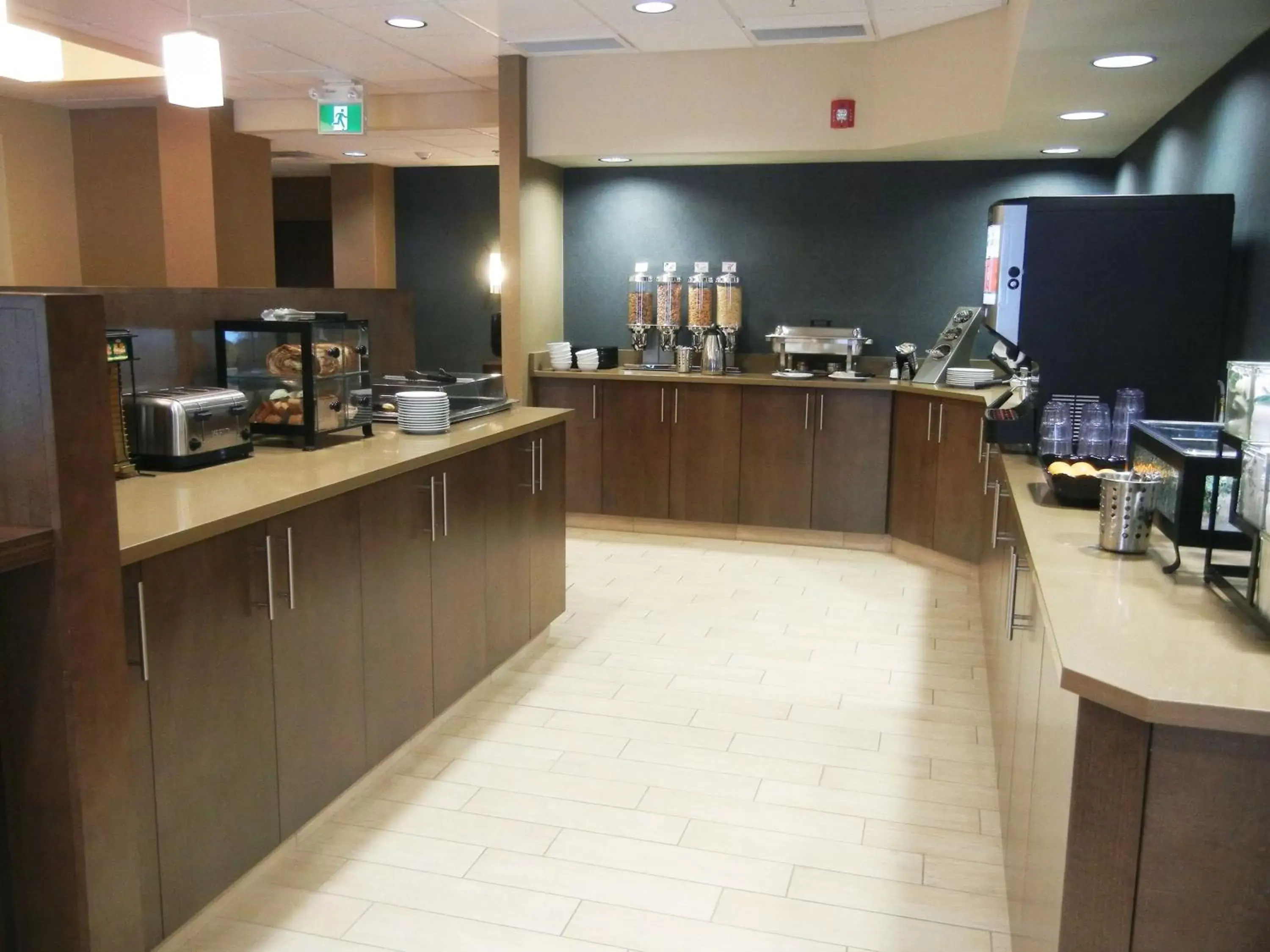 Restaurant/Places to Eat in Best Western Plus Winnipeg West