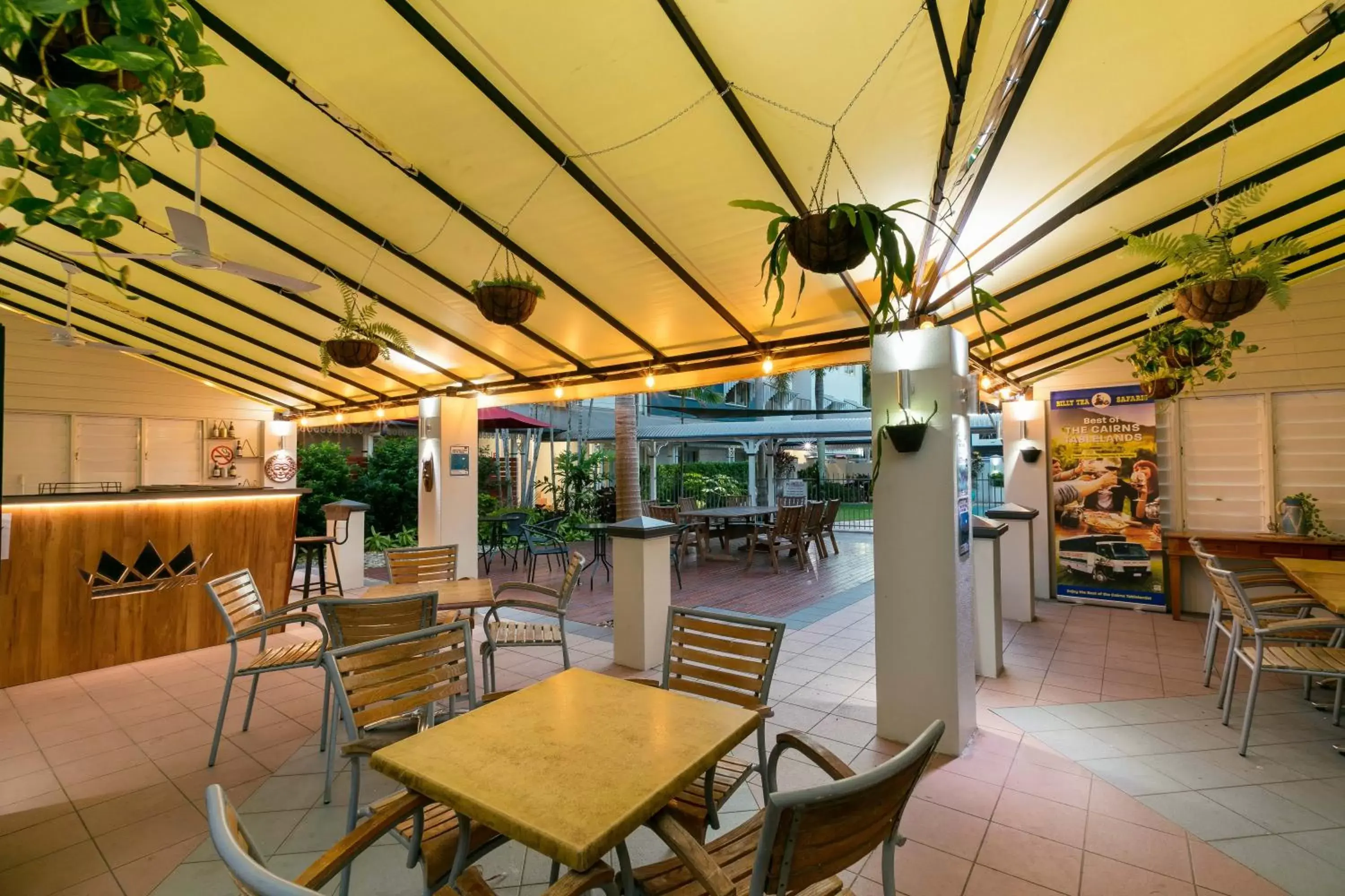 Property building, Restaurant/Places to Eat in Cairns Queens Court