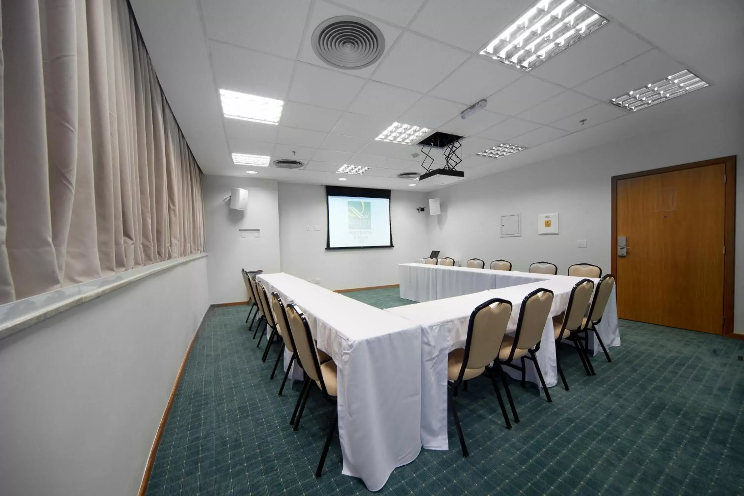 Business facilities in Quality Hotel Vitória