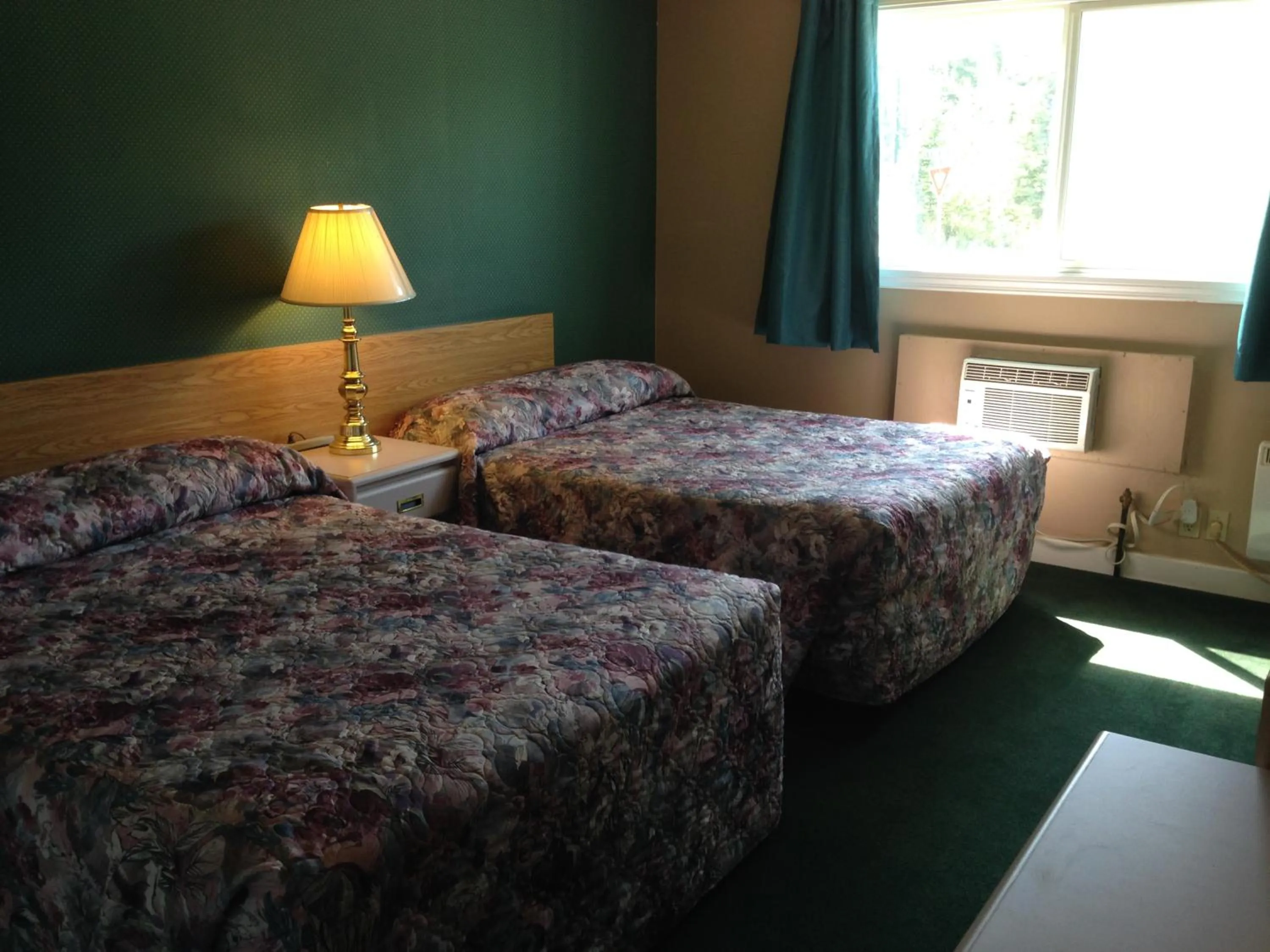 Bedroom, Bed in Sundre Motor Inn