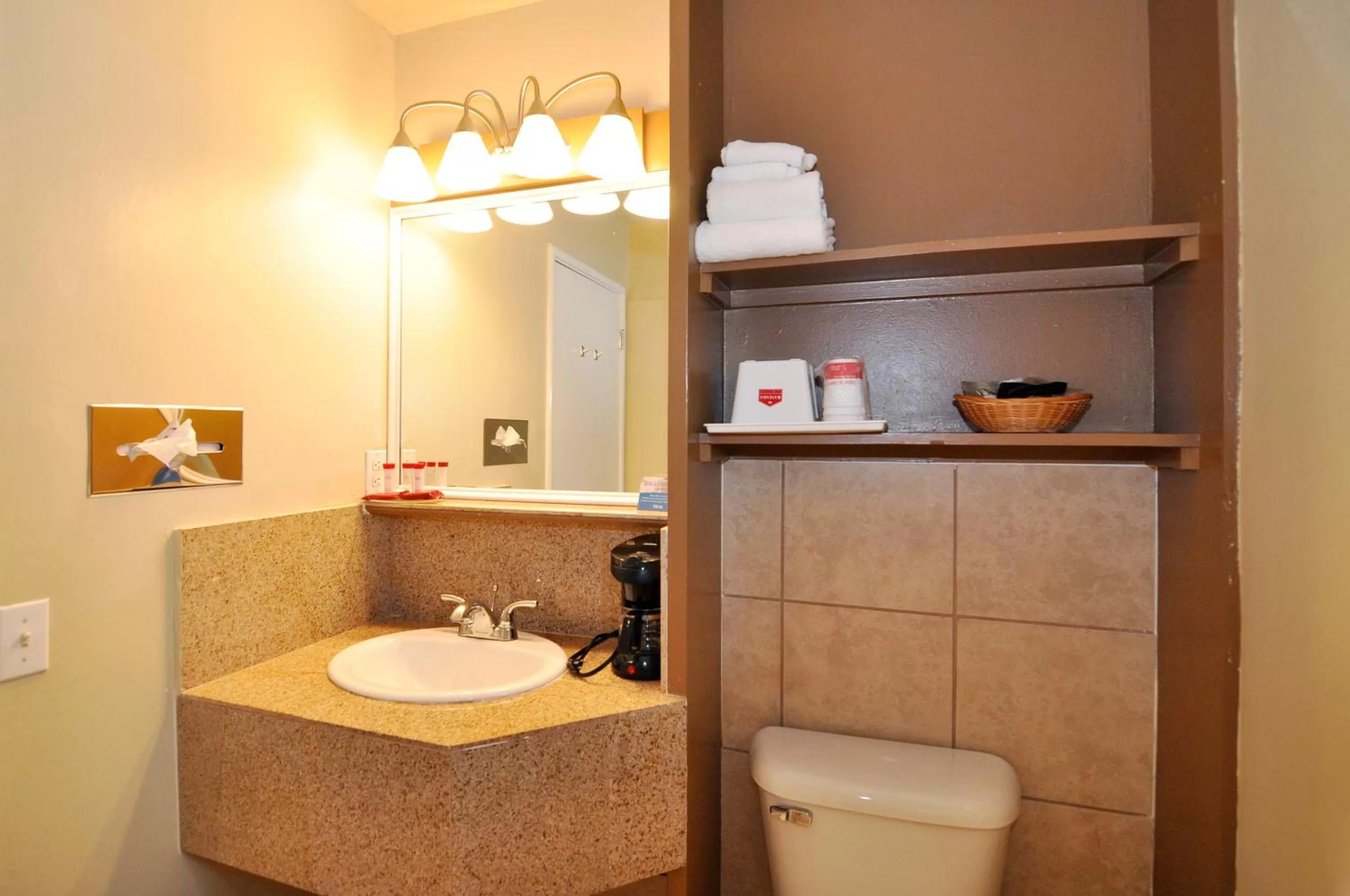 Bathroom in Pelican Inn