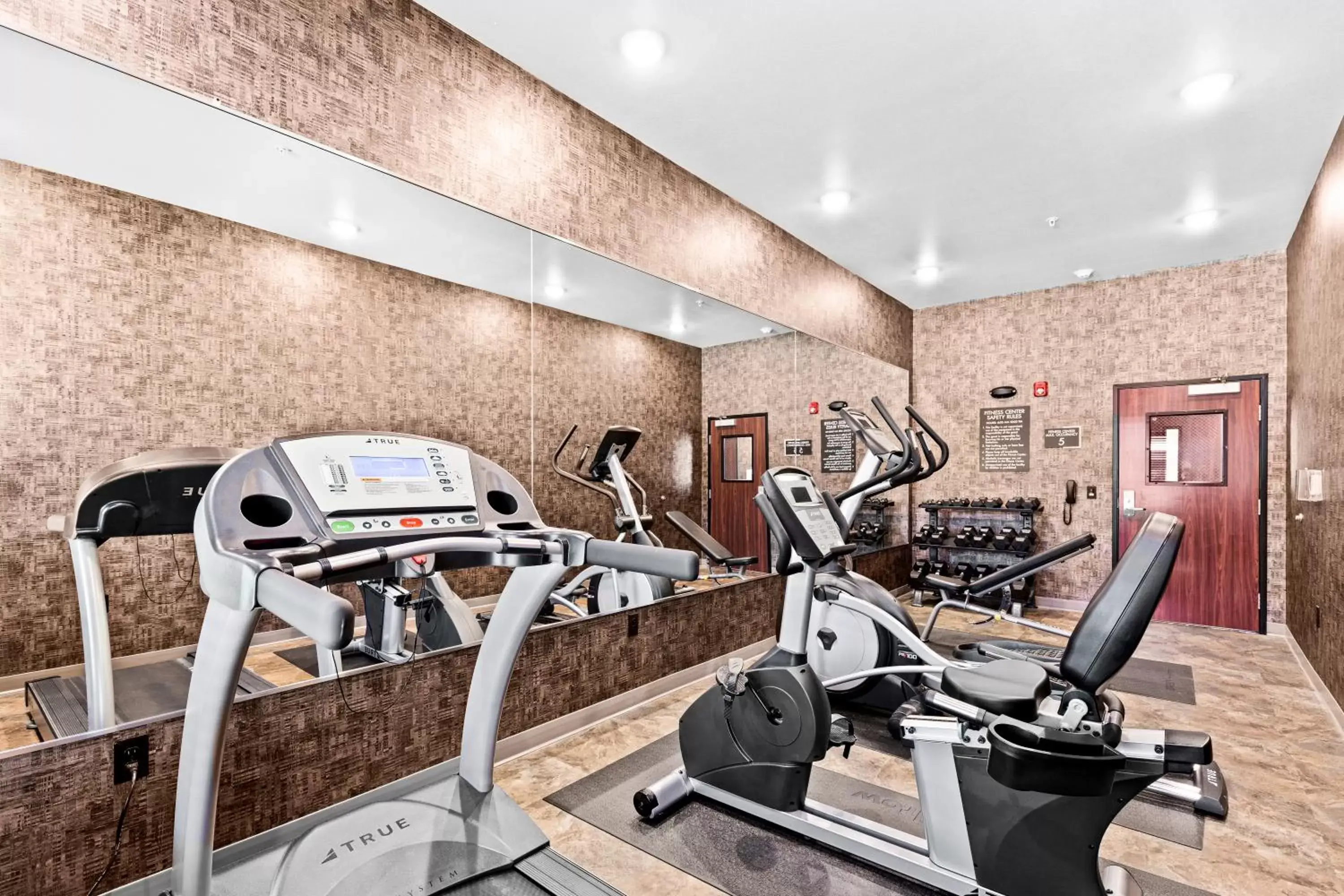 Fitness centre/facilities in Cobblestone Hotel & Suites - Superior Duluth Fitness centre/facilities in Cobblestone Hotel & Suites - Superior Duluth