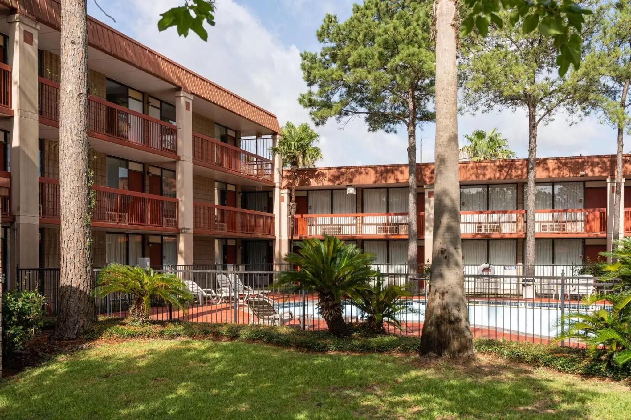 Property building in GreenTree Hotel & Extended Stay I-10 FWY Houston, Channelview, Baytown Property building in GreenTree Hotel & Extended Stay I-10 FWY Houston, Channelview, Baytown