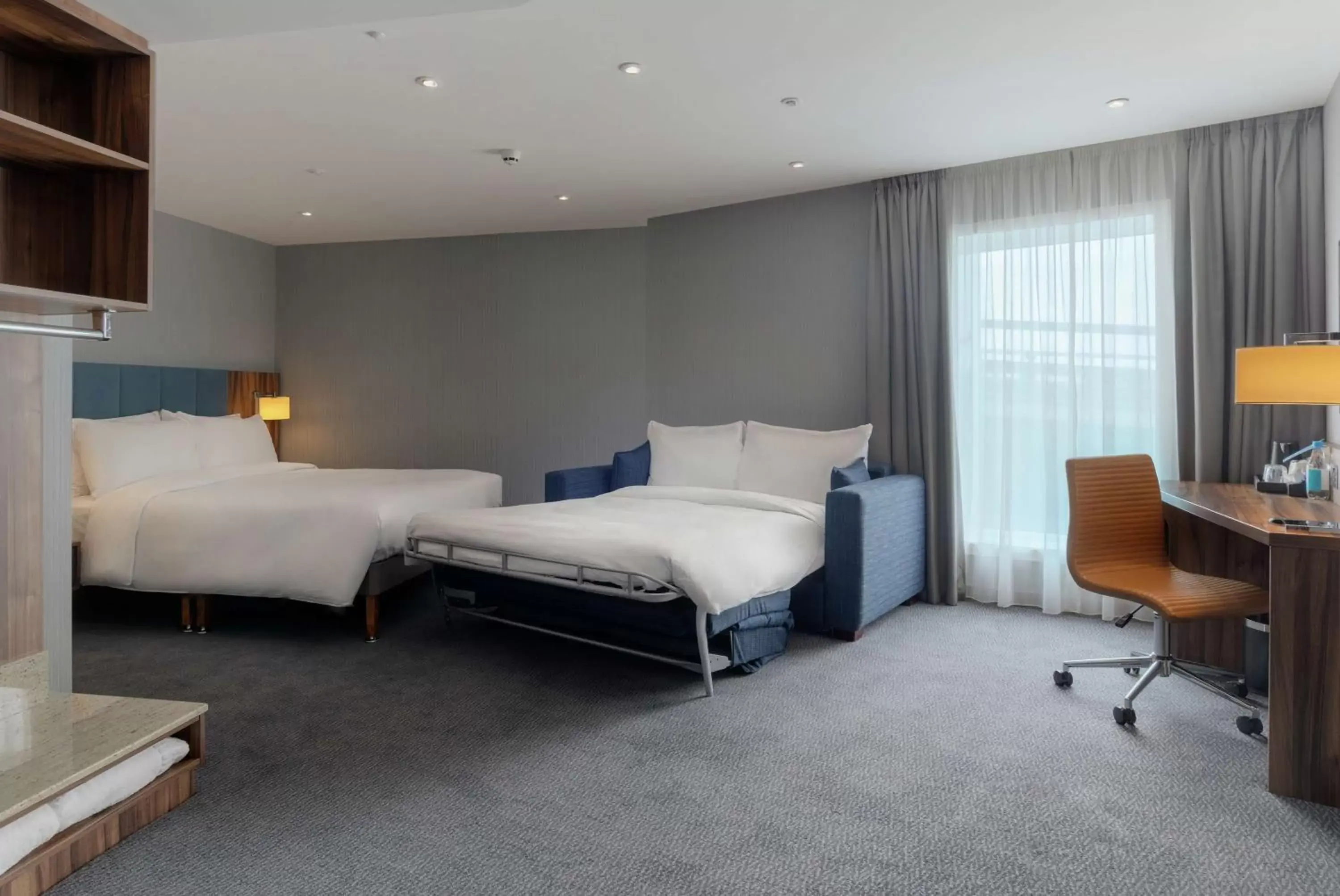 Bed in Hilton Garden Inn London Heathrow Terminal 2 and 3