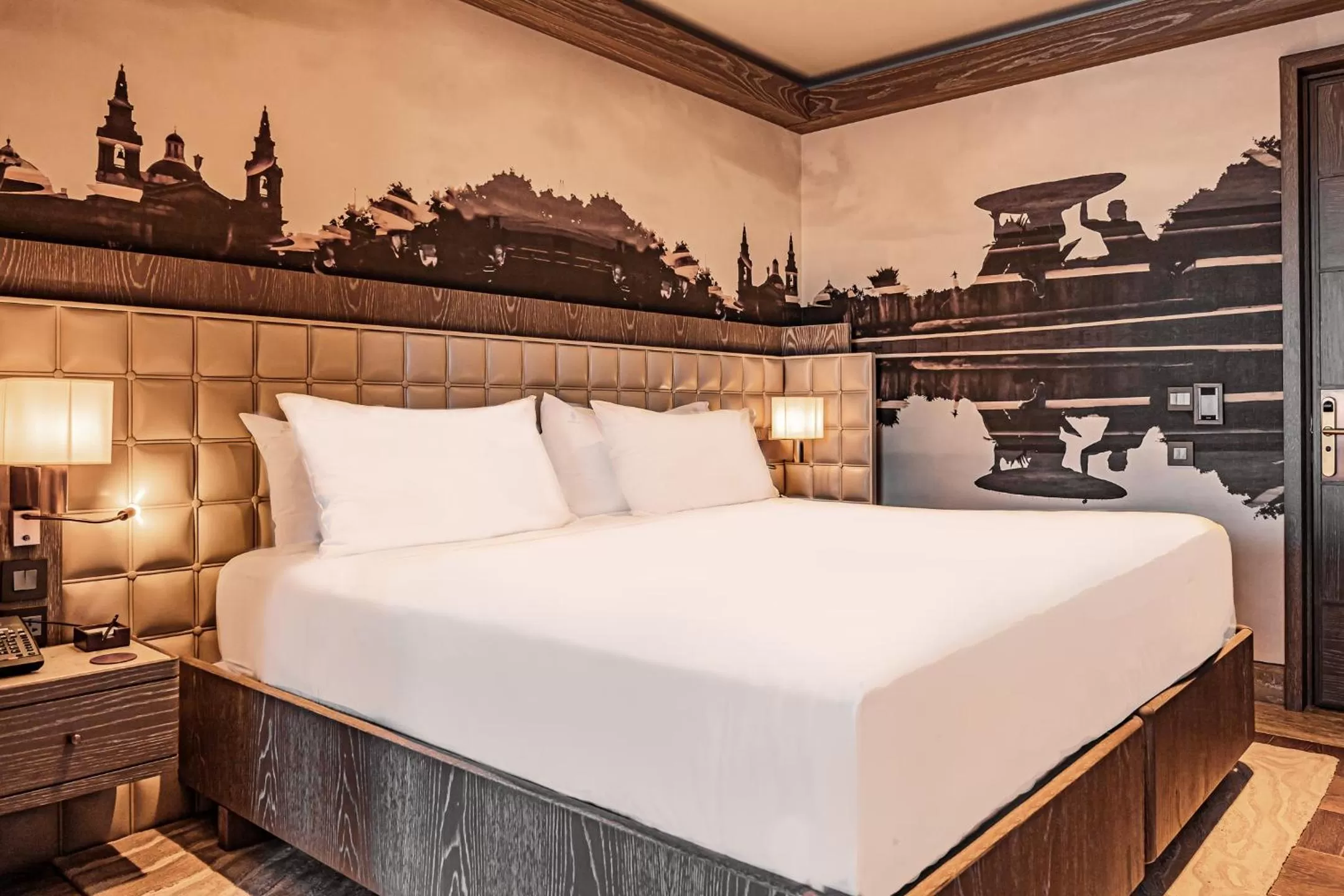 Bed in Iniala Harbour House