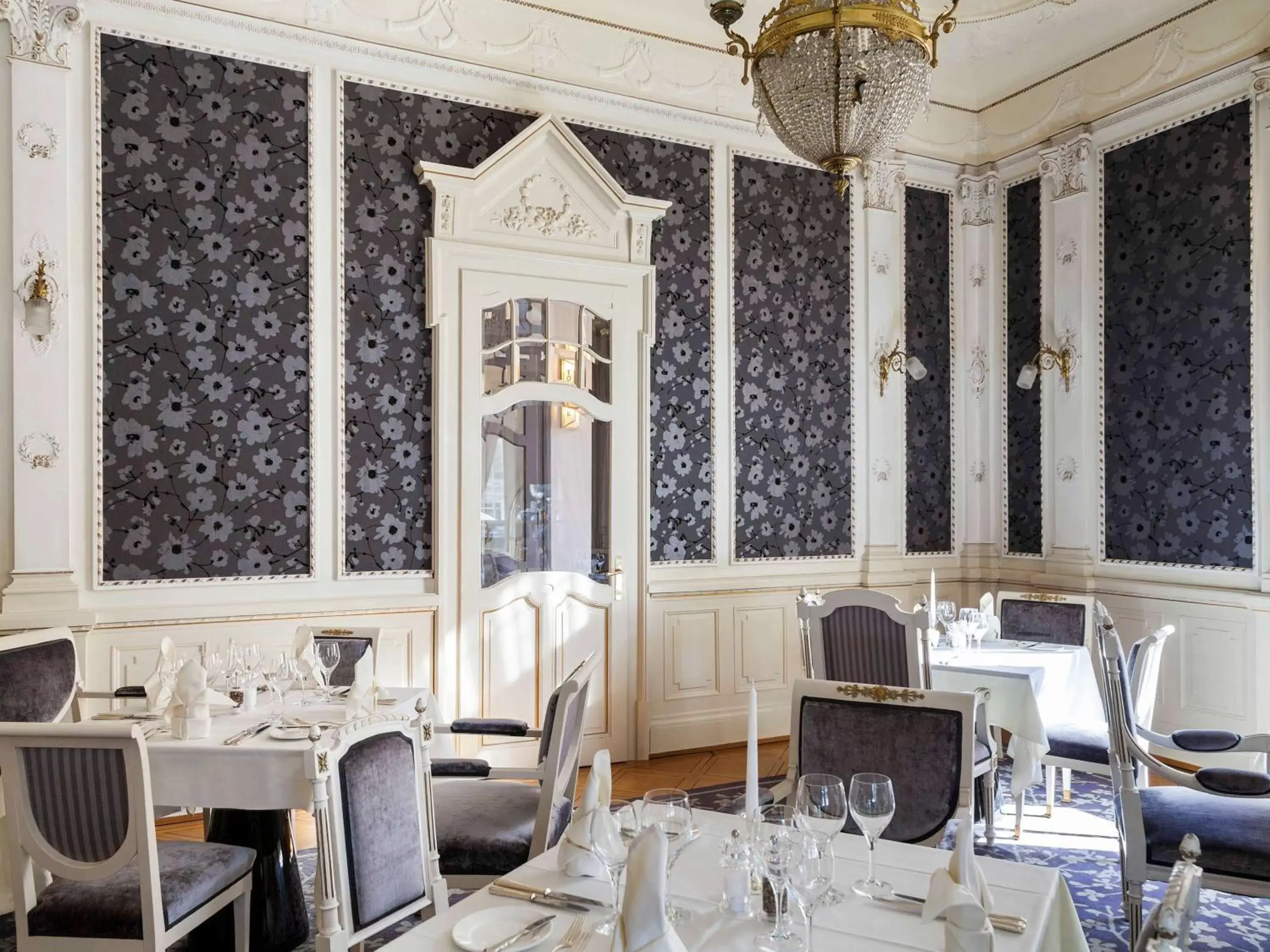 Restaurant/Places to Eat in Hotel Royal St Georges Interlaken MGallery Collection