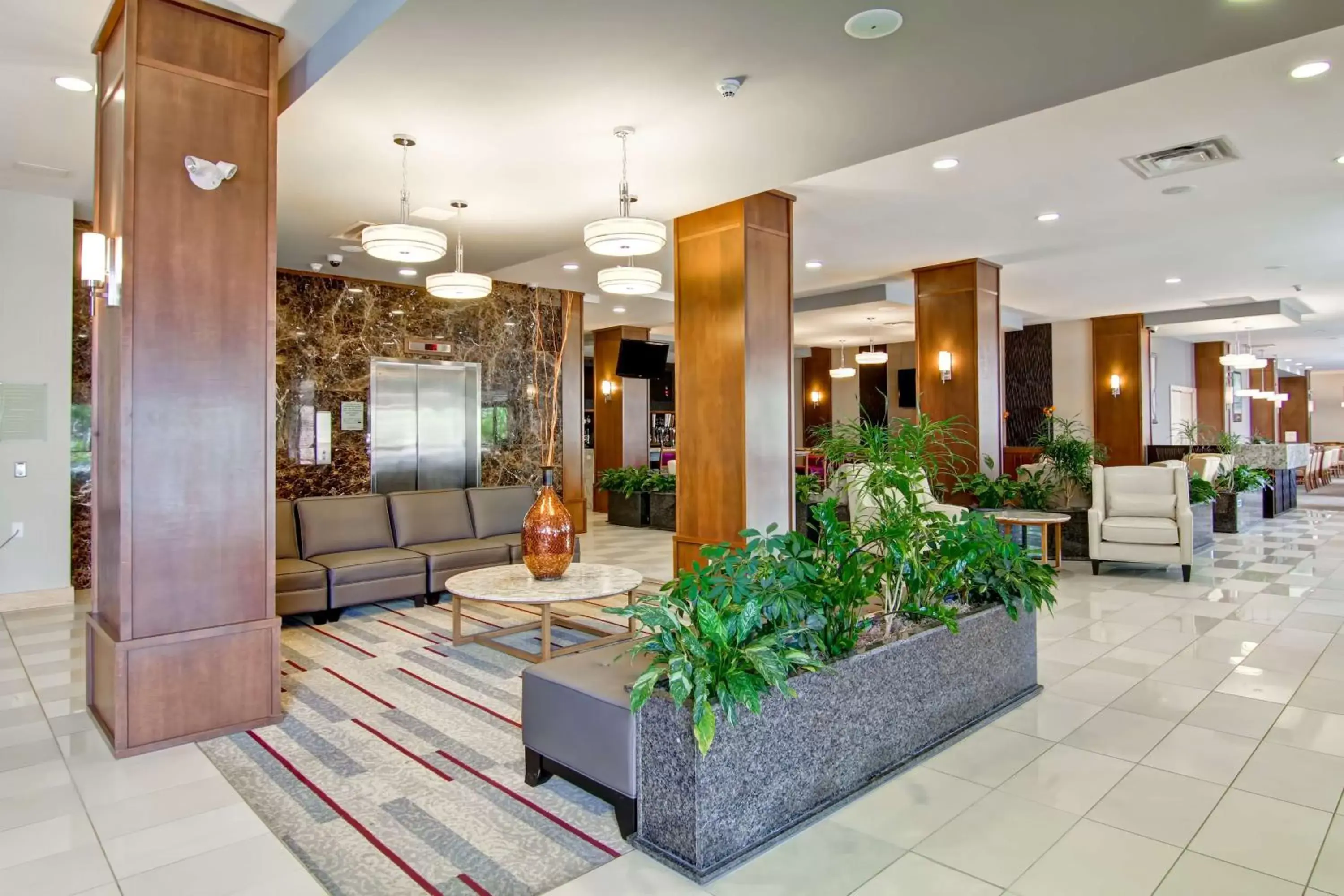 Lobby or reception in DoubleTree by Hilton - Kamloops