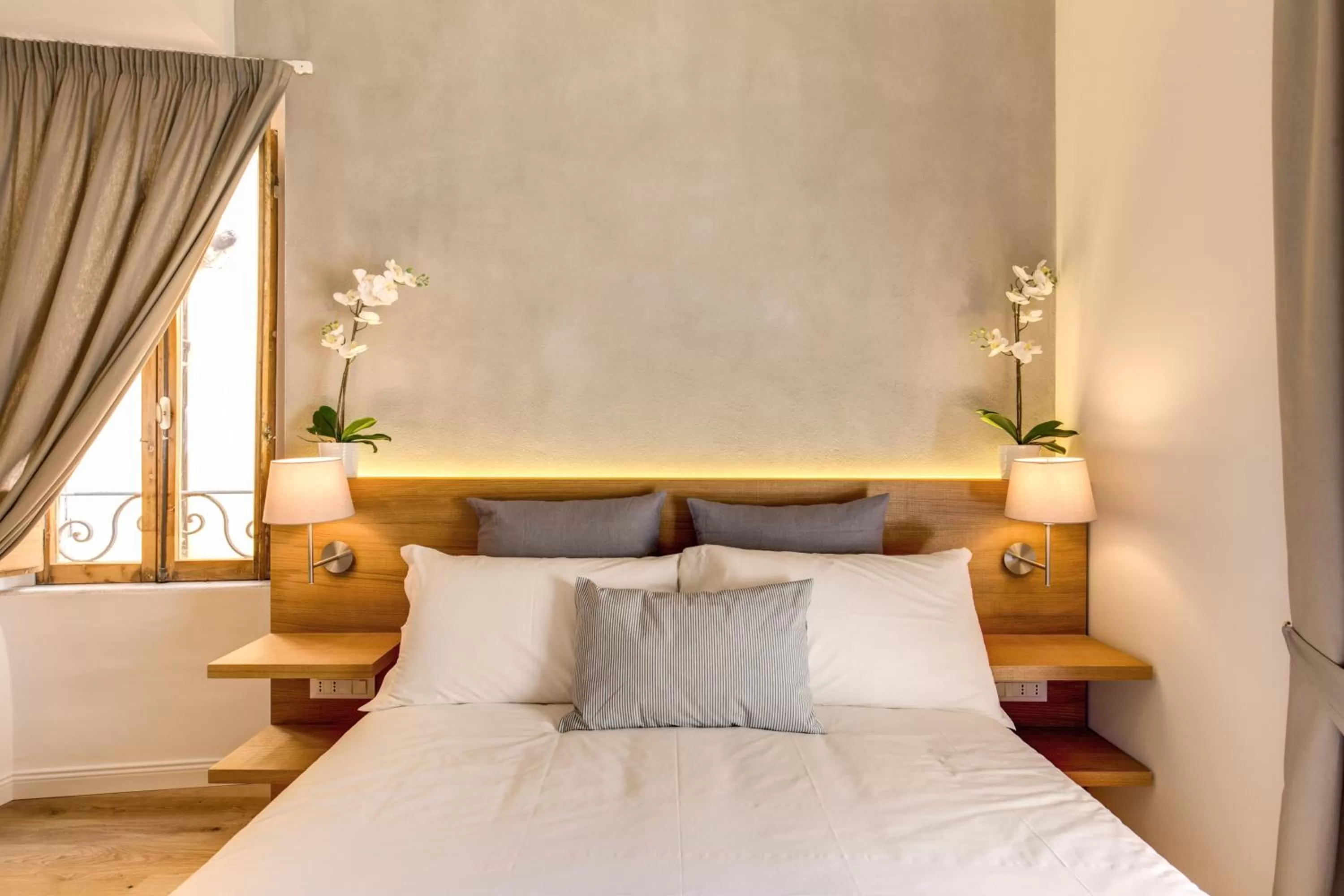 Bedroom, Bed in The Spanish Suite Campo de' Fiori