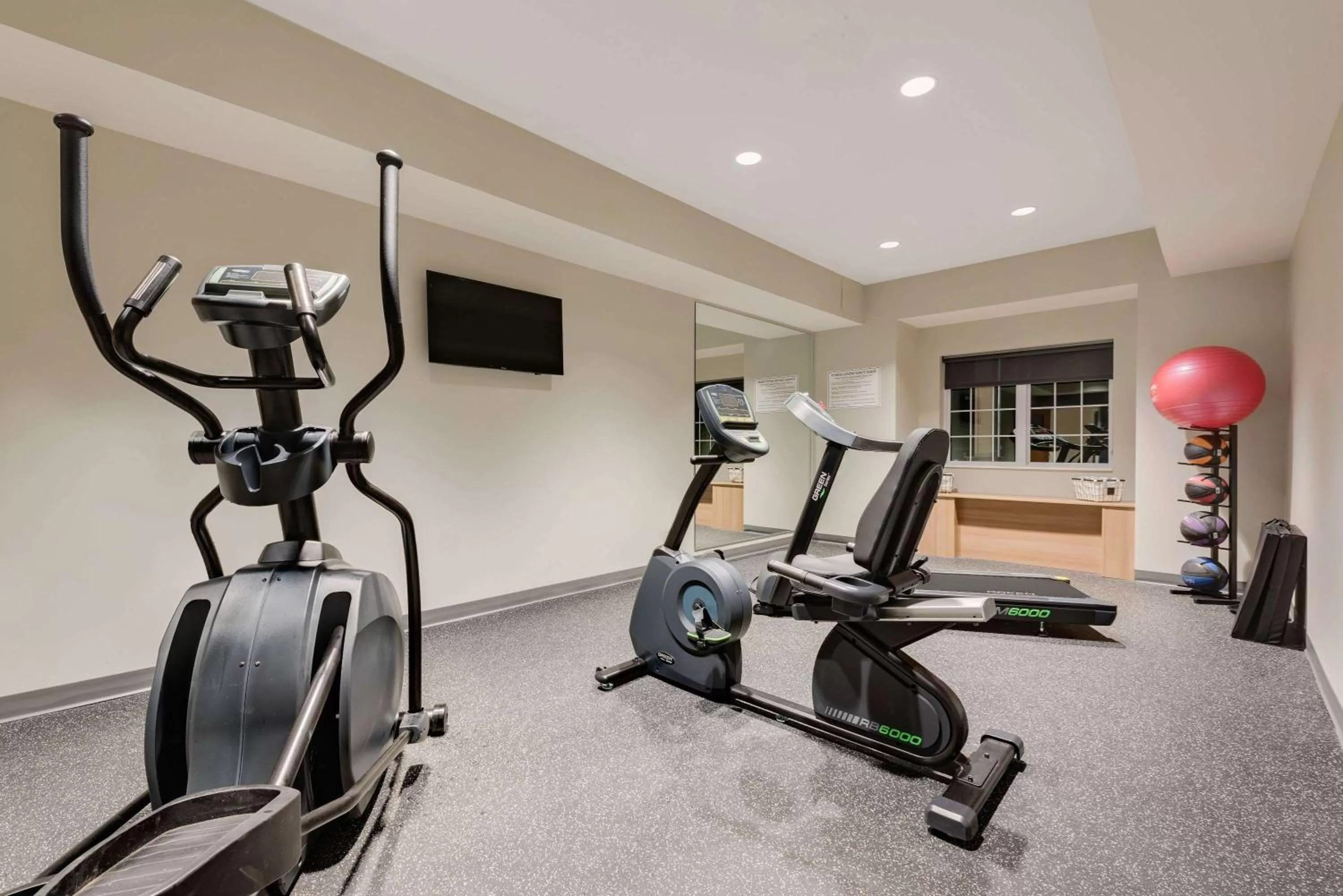 Fitness centre/facilities in Microtel Inn & Suites by Wyndham Clarion