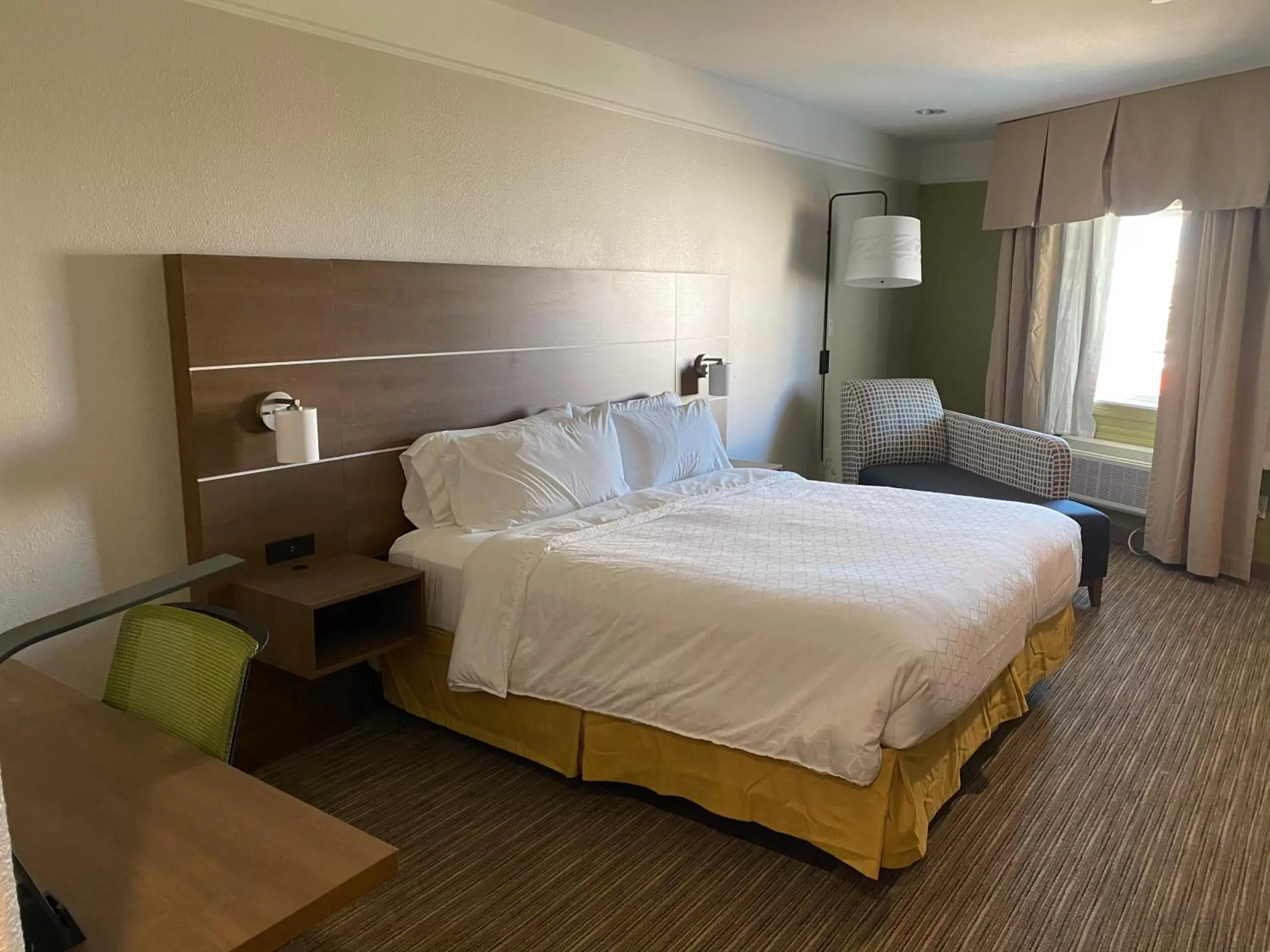 Photo of the whole room, Bed in Holiday Inn Express Hotel Galveston West-Seawall, an IHG Hotel