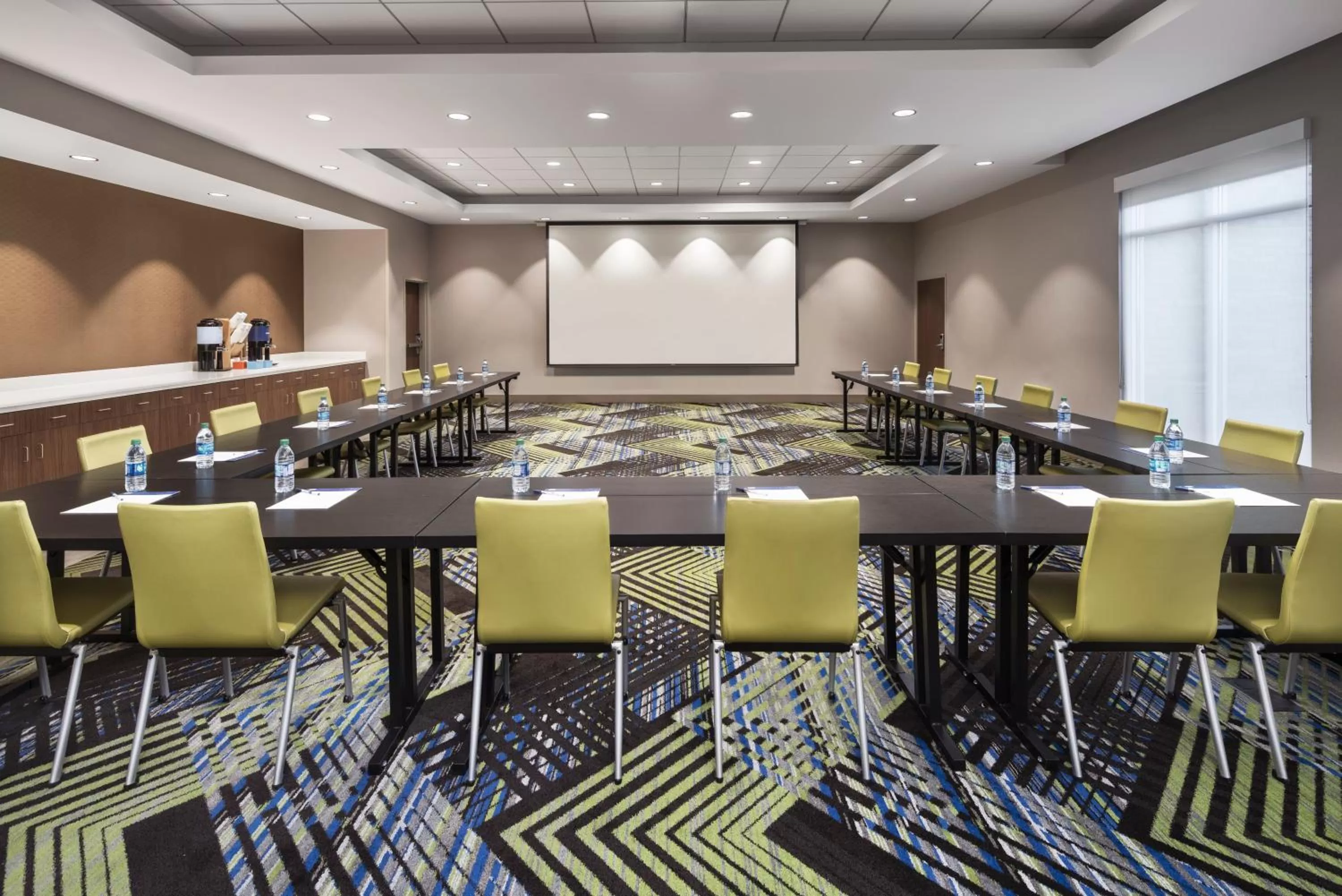 Meeting/conference room in Holiday Inn Express & Suites - Odessa I-20 by IHG
