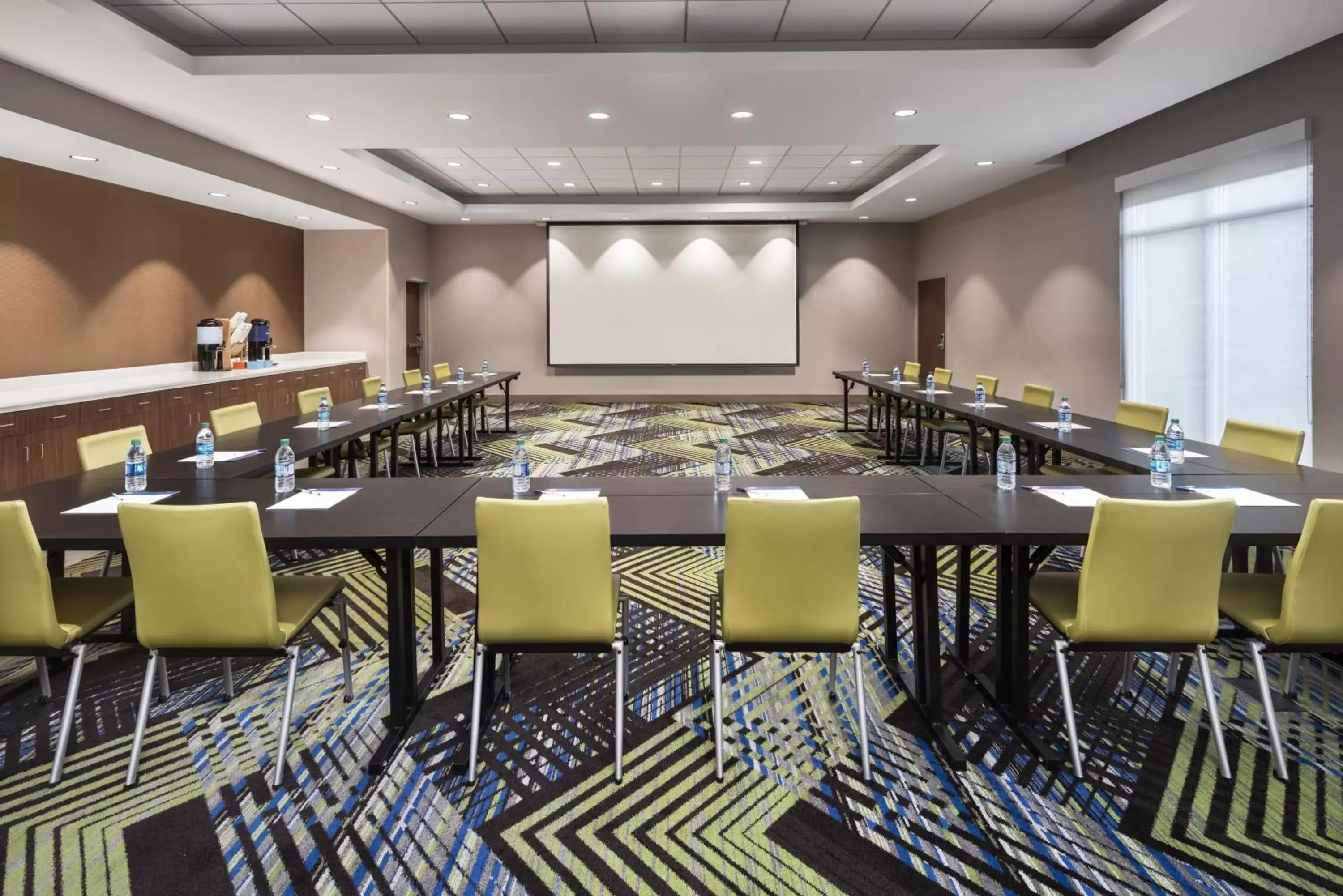 Meeting/conference room in Holiday Inn Express & Suites - Odessa I-20, an IHG Hotel