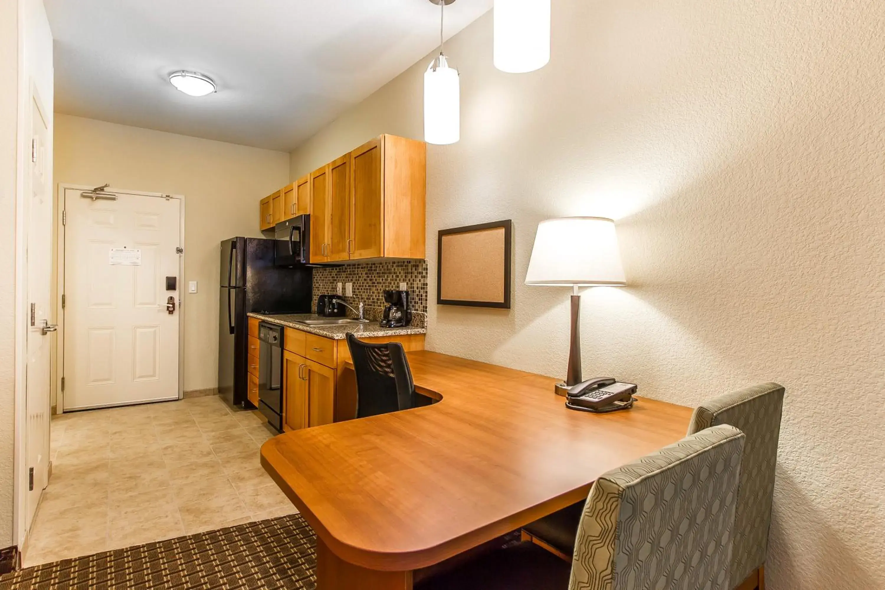 Kitchen or kitchenette, Kitchen/Kitchenette in MainStay Suites Stanley