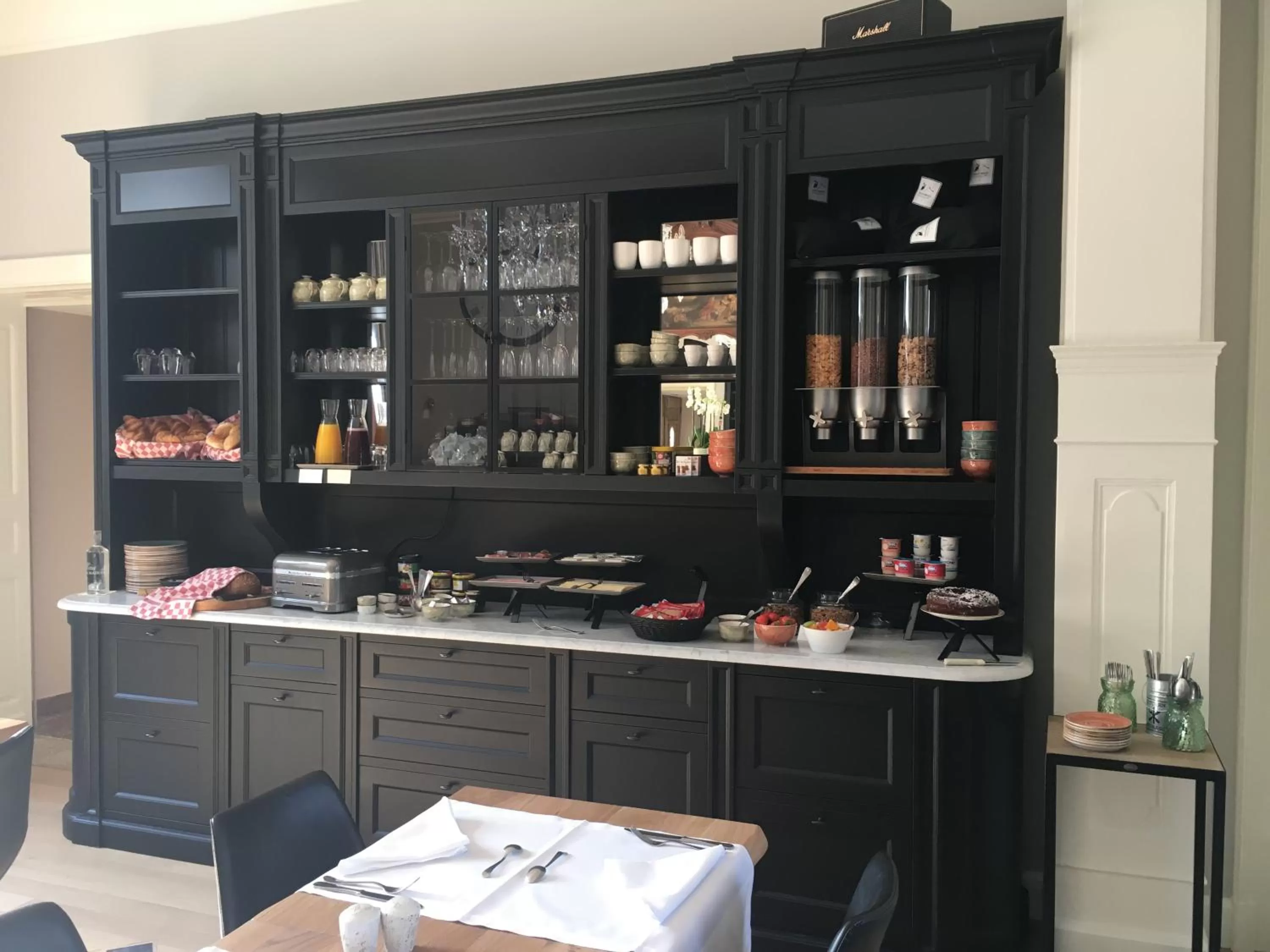 Breakfast in Villa Copis