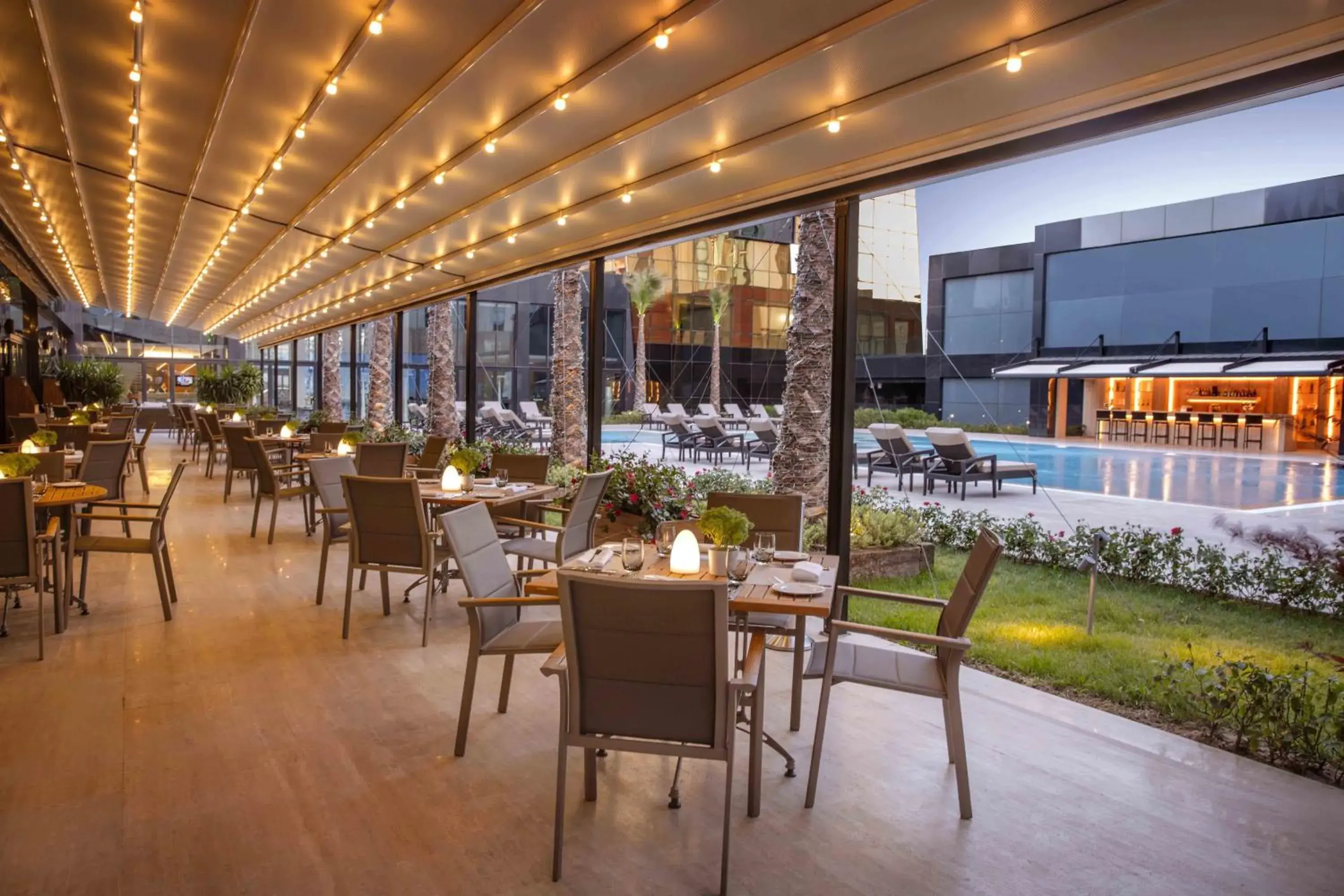 Swimming pool in Tango Arjaan by Rotana Istanbul Asia Swimming pool in Tango Arjaan by Rotana Istanbul Asia