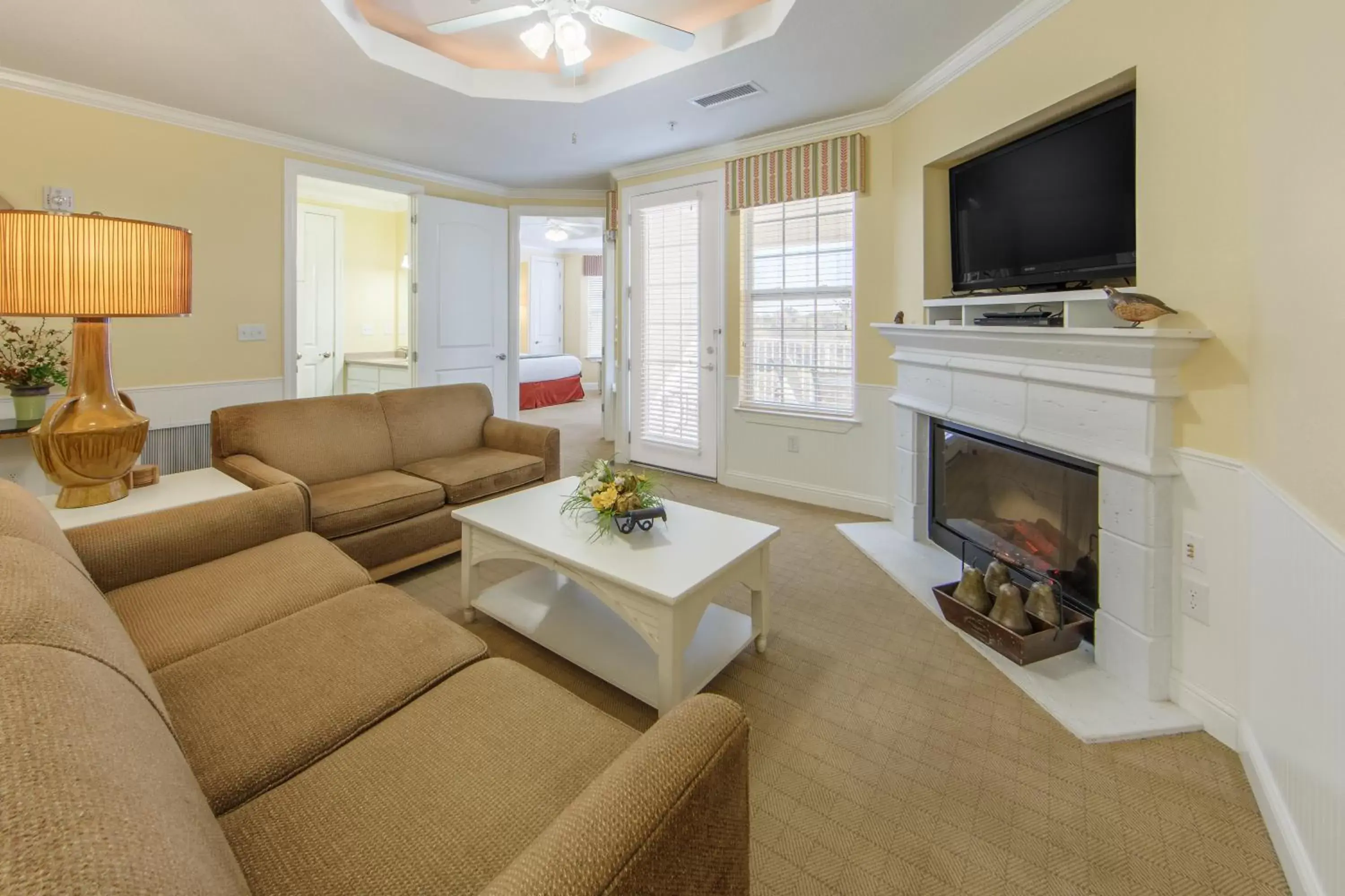 Photo of the whole room, Seating Area in Holiday Inn Club Vacations Apple Mountain Resort at Clarkesville