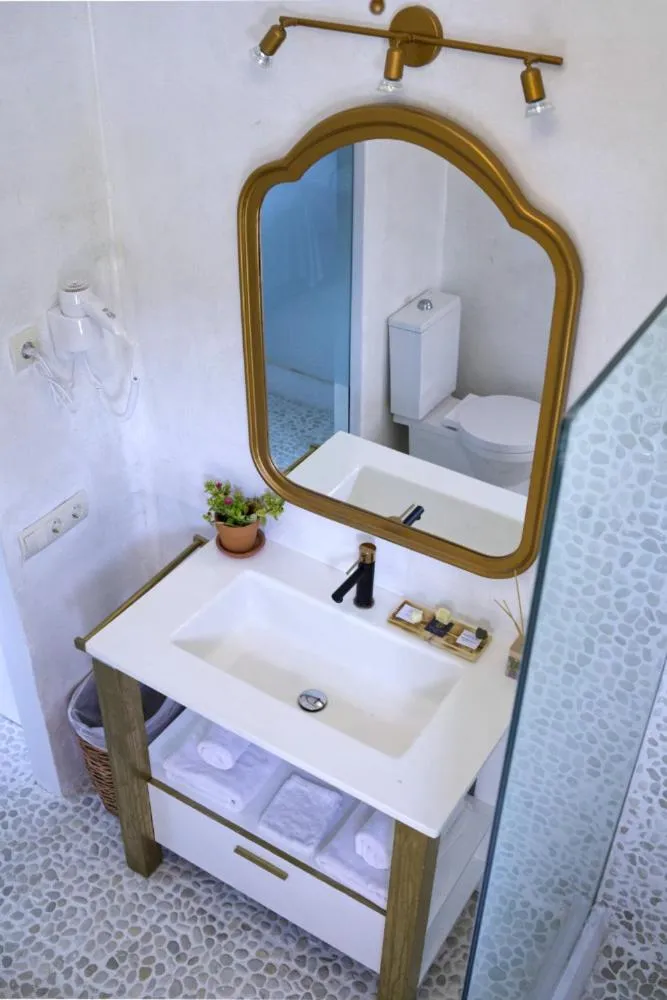 Bathroom in Boutique Hostal La Curandera de Salinas