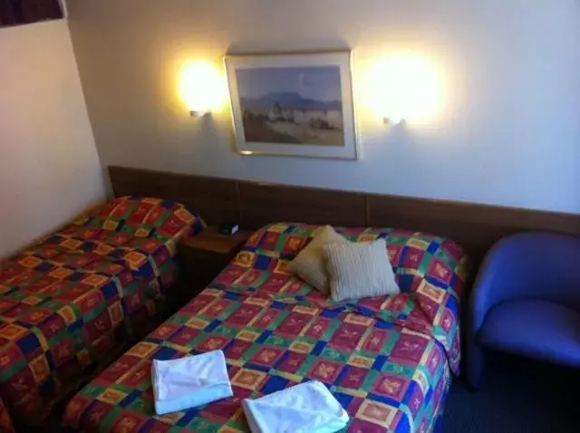 Bedroom, Bed in Mayfield Motel