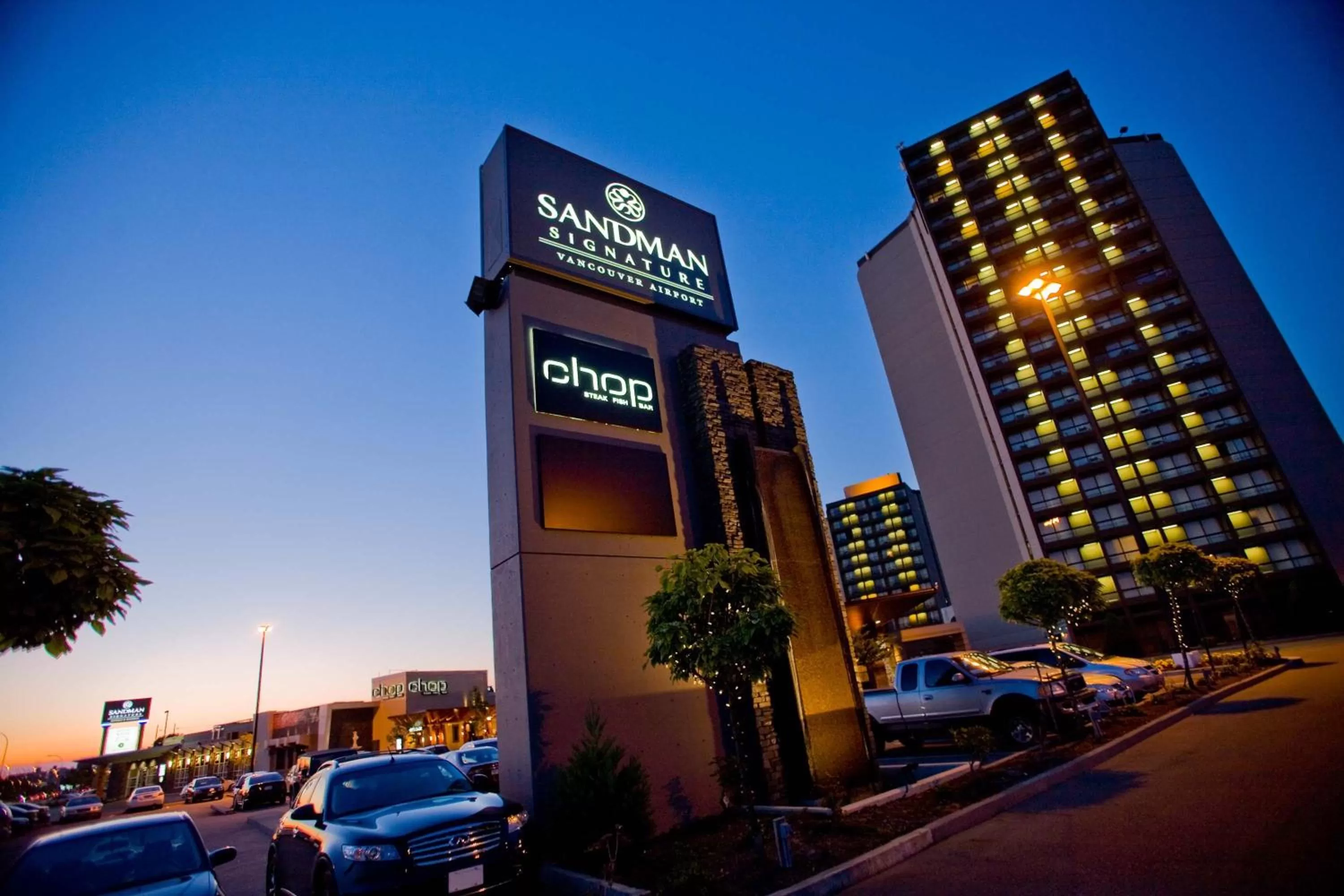 Property building in Sandman Signature Vancouver Airport Hotel & Resort