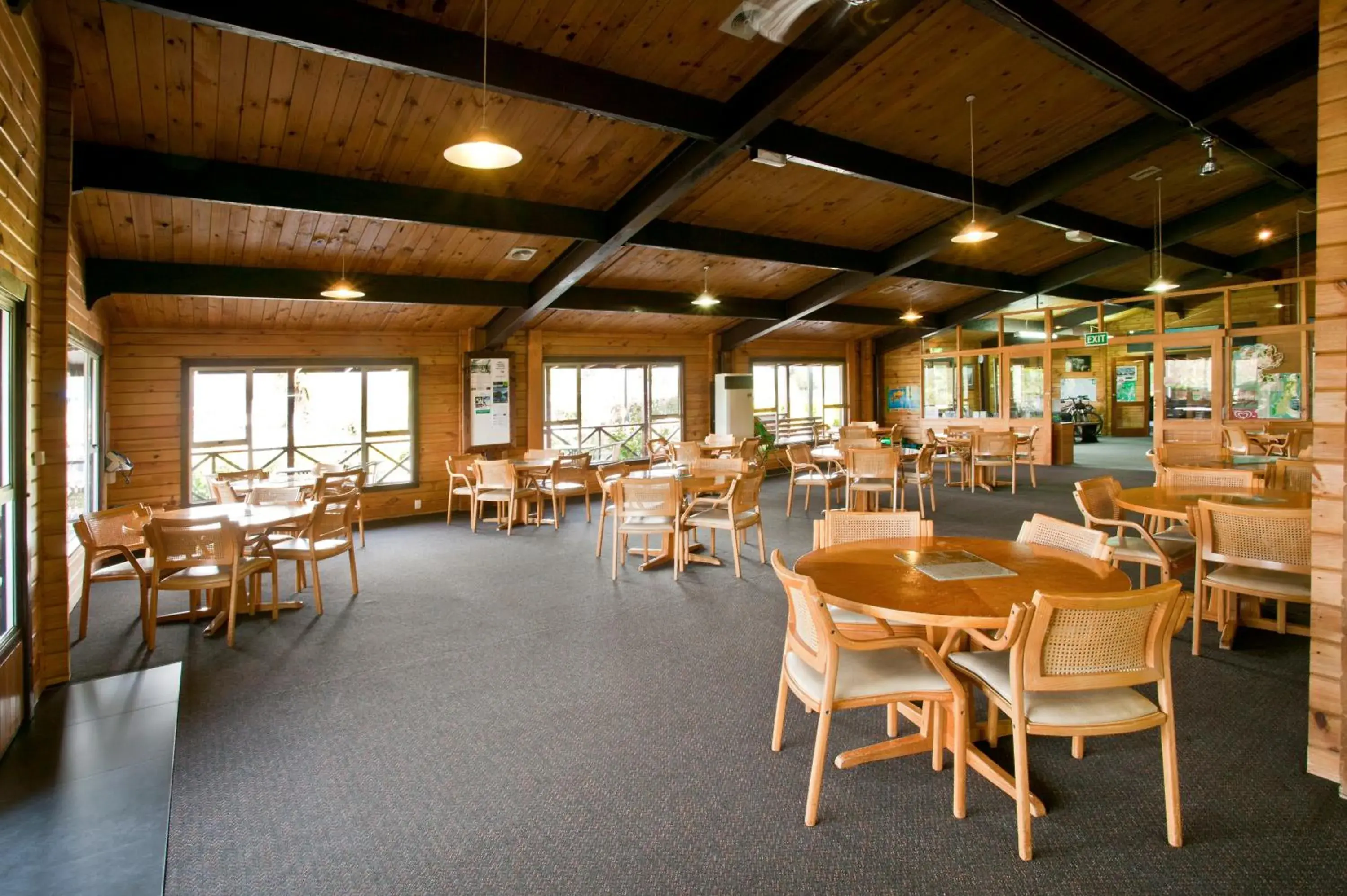 Communal kitchen, Restaurant/Places to Eat in Te Anau Top 10 Holiday Park and Motels