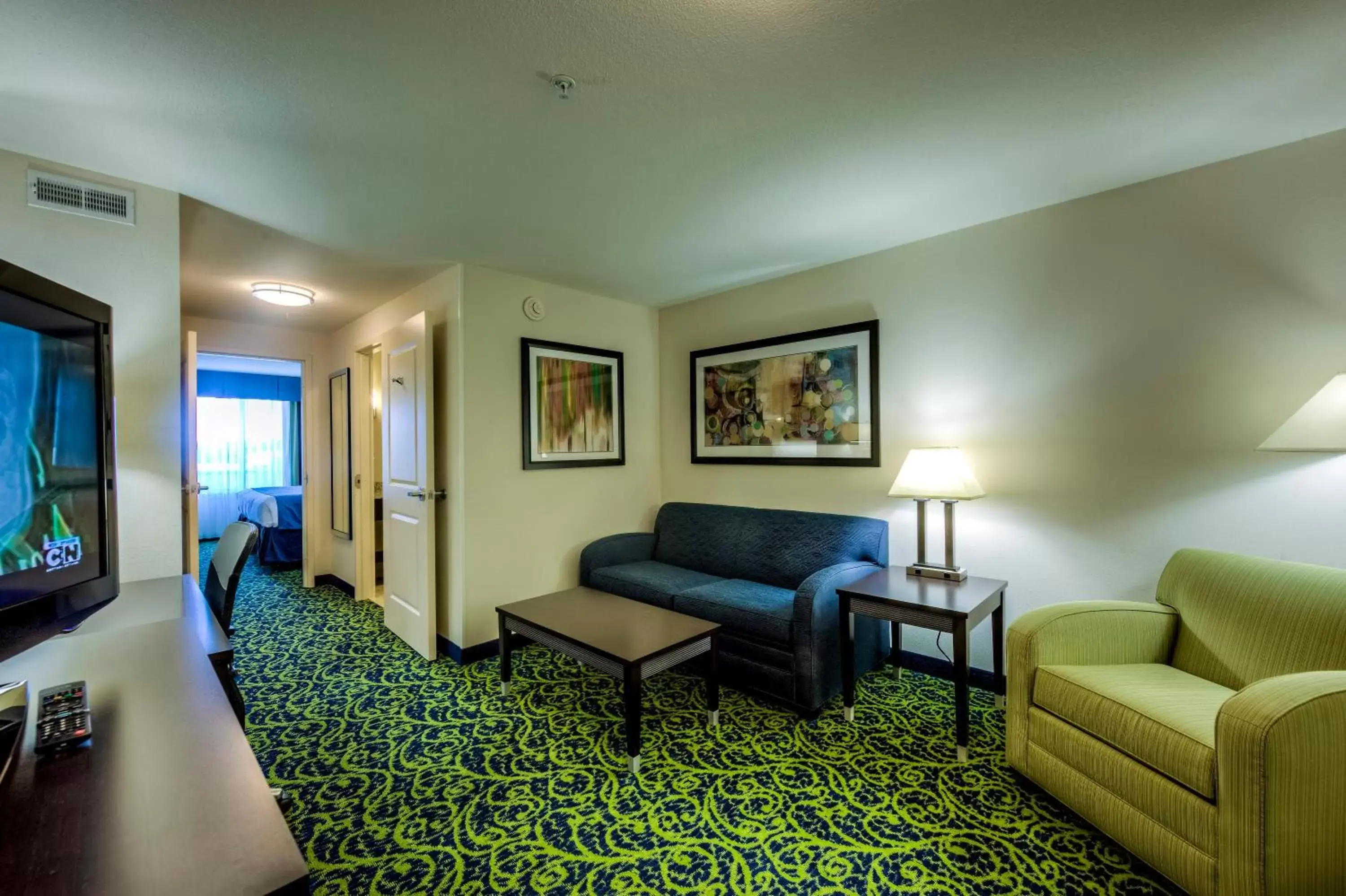 Photo of the whole room, Seating Area in Holiday Inn Richmond, an IHG Hotel