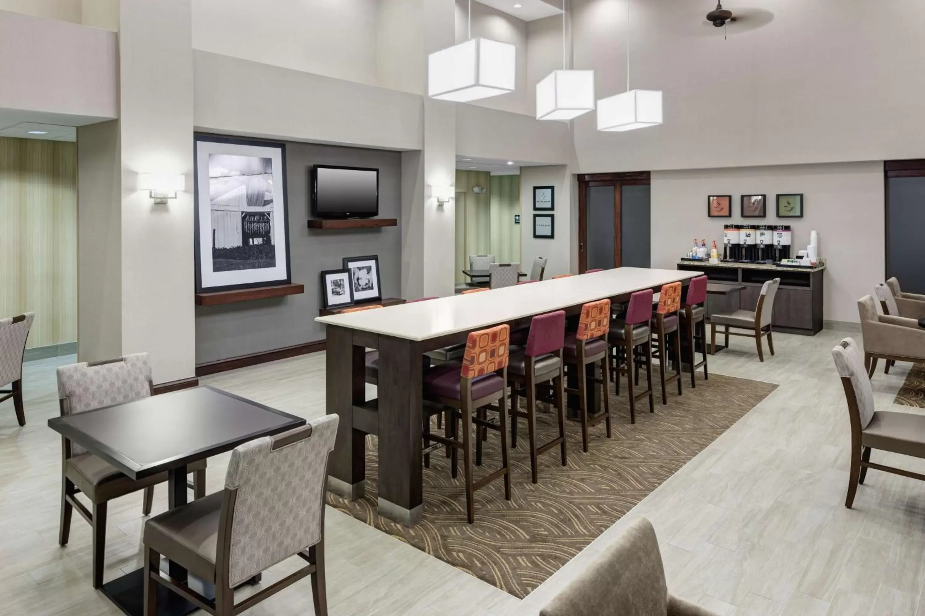 Dining area, Restaurant/Places to Eat in Hampton Inn & Suites Dothan