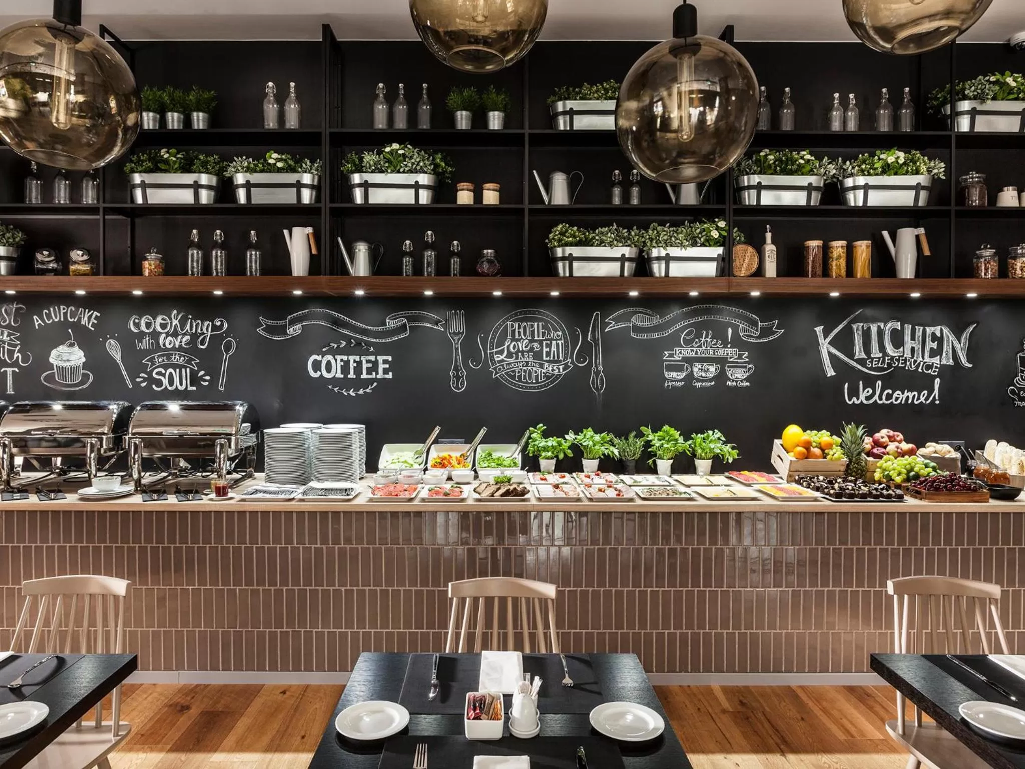 Restaurant/places to eat in Hotel Sadova