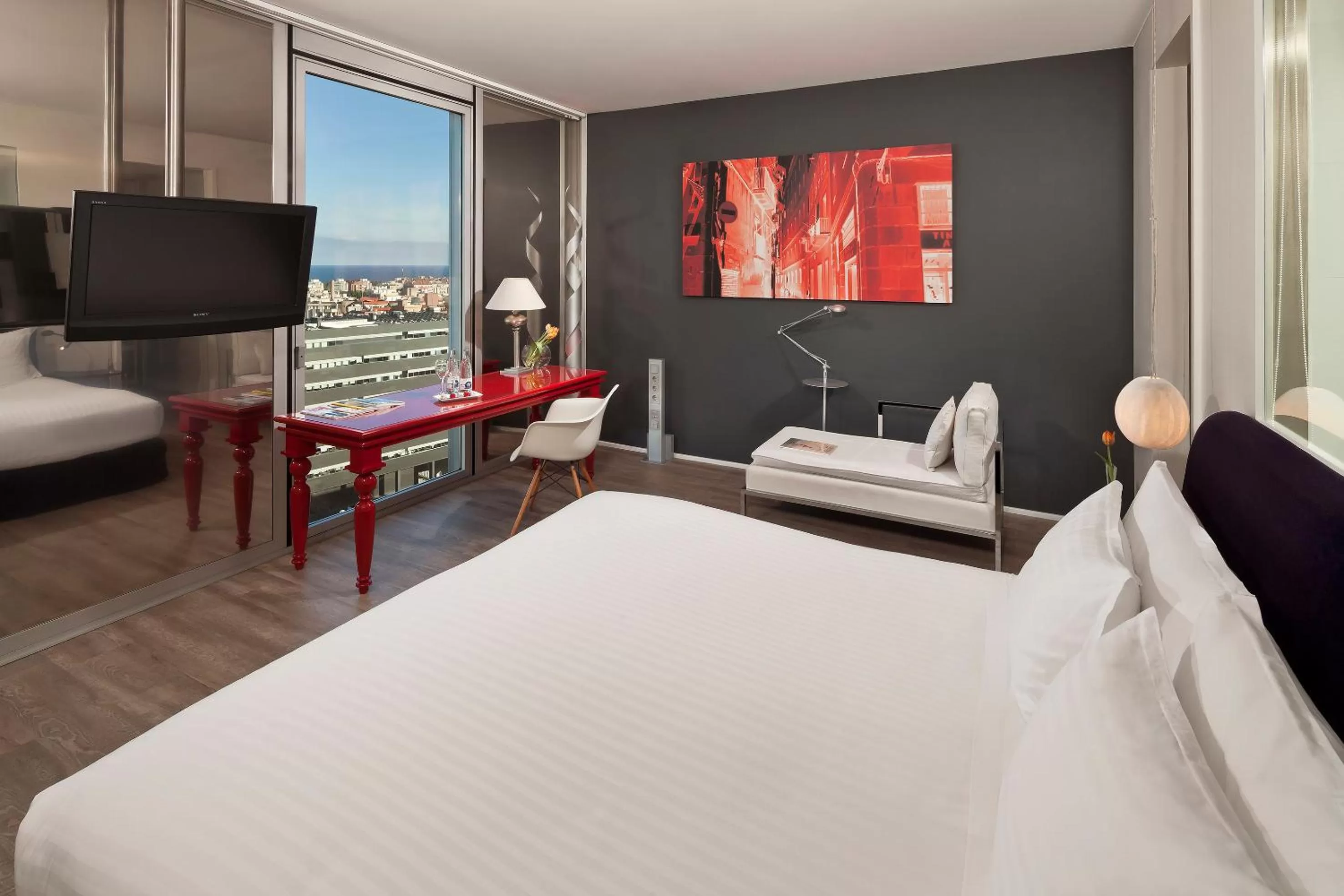 TV and multimedia, Bed in Melia Barcelona Sky 4* Sup