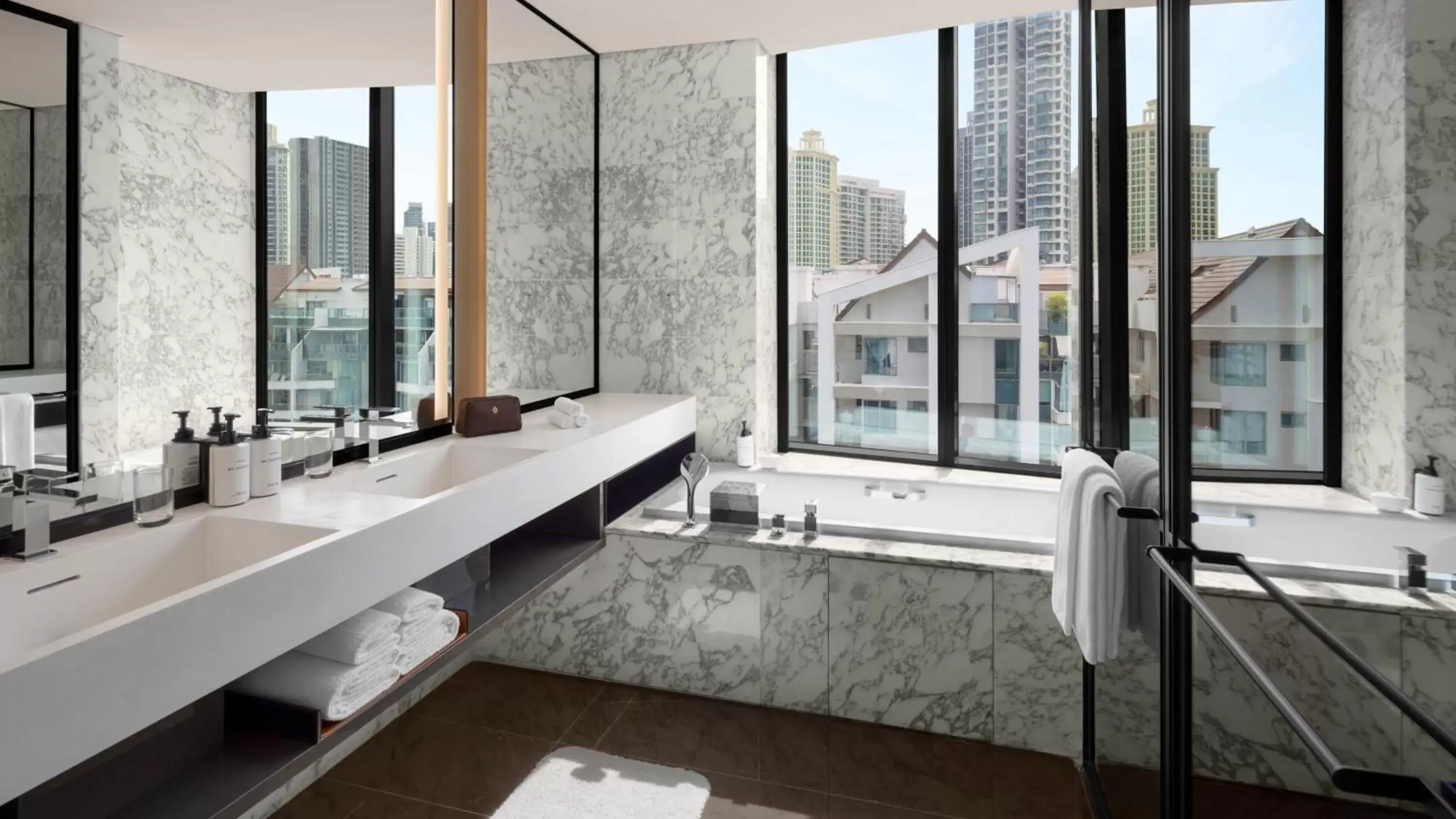 Bathroom in InterContinental Singapore Robertson Quay, an IHG Hotel