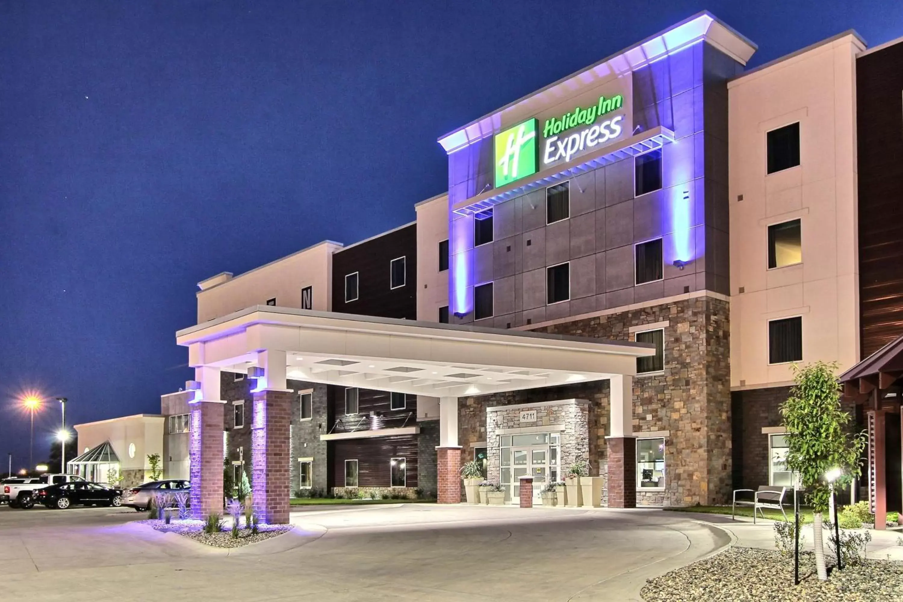 Property Building in Holiday Inn Express Fargo SW I94 Medical Center, an IHG Hotel