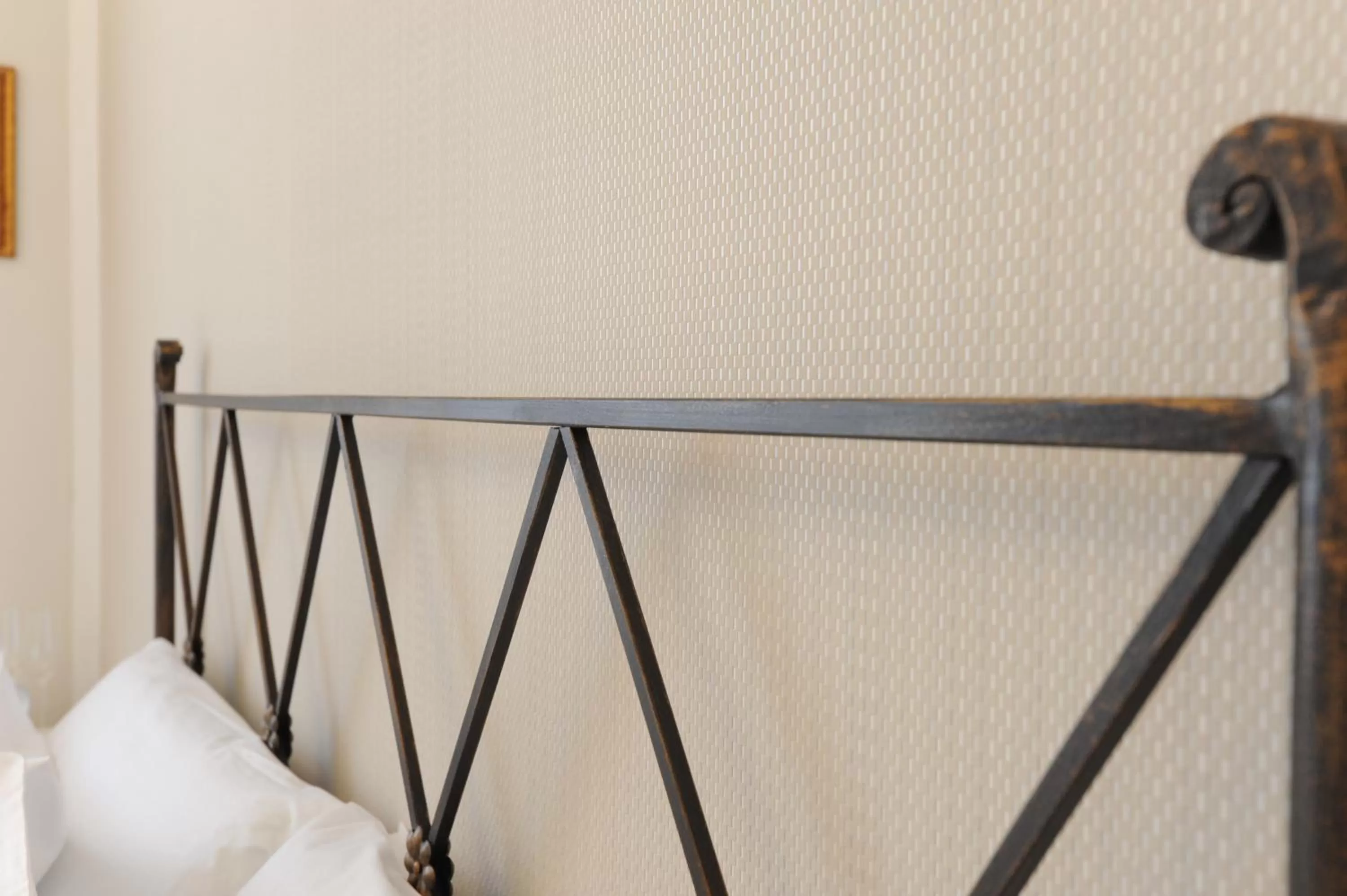 Decorative detail, Bed in Residenza Borbonica