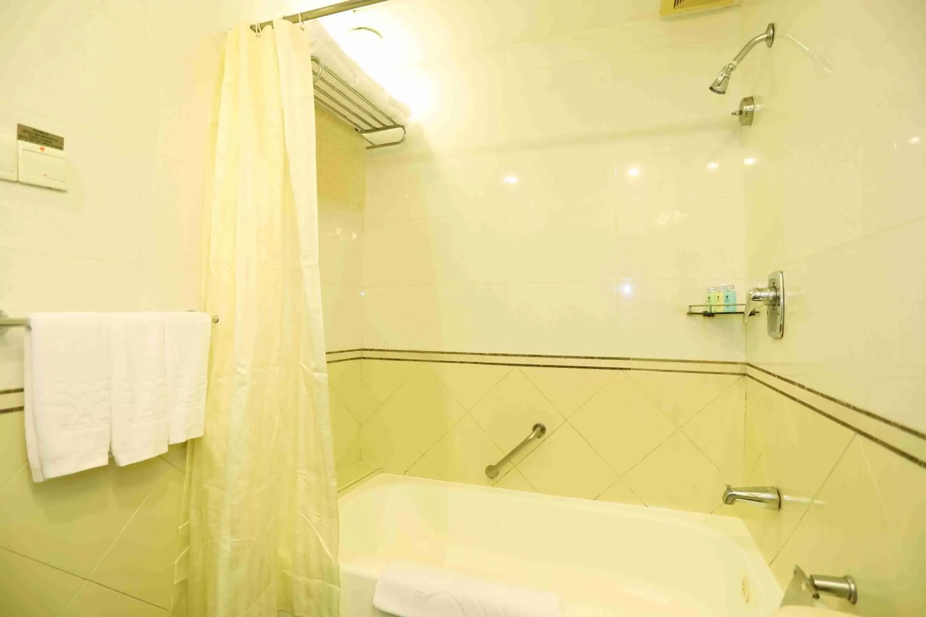 Bathroom in Yihe Hotel Ouzhuang