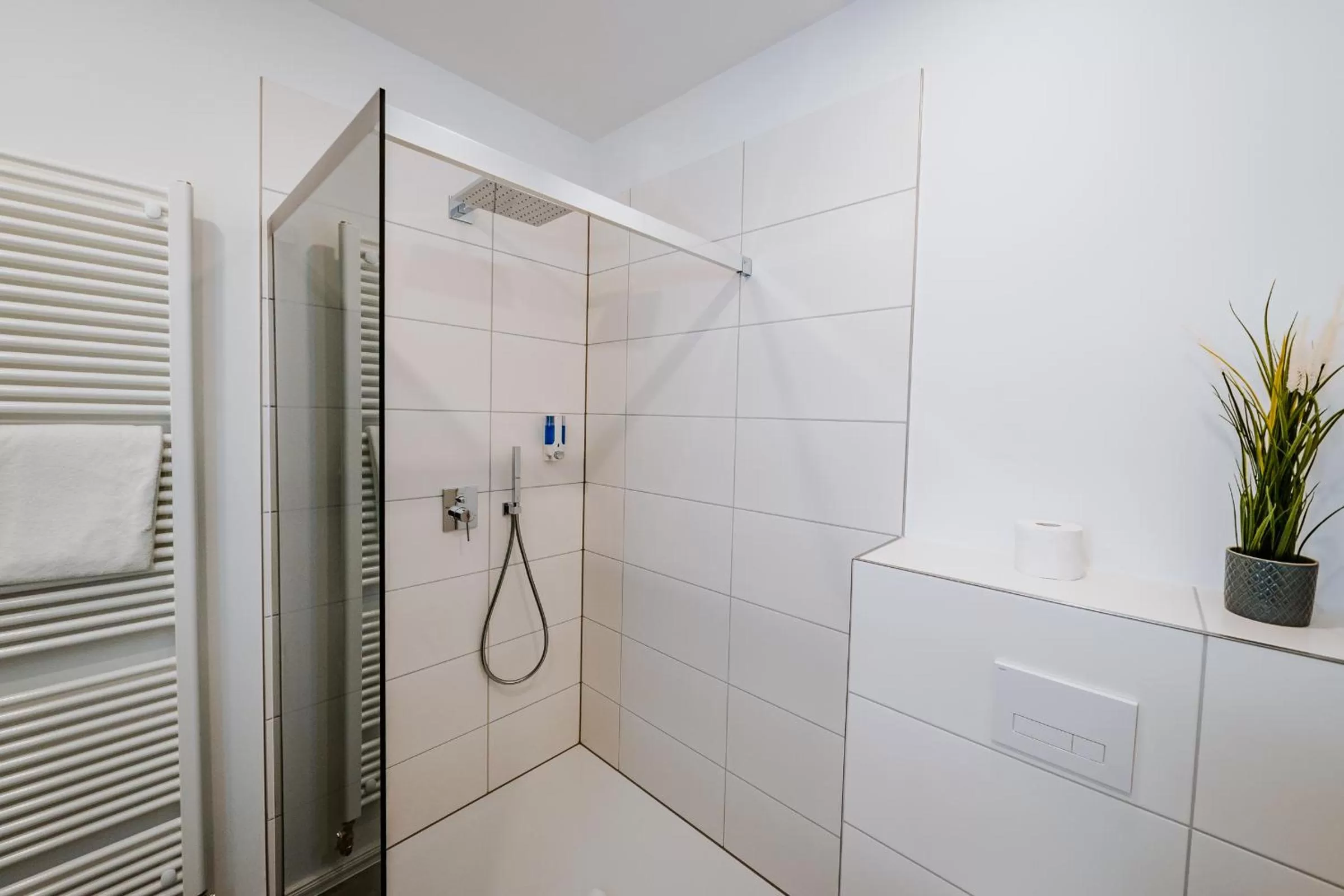 Bathroom in RobrookS Hotel Garni