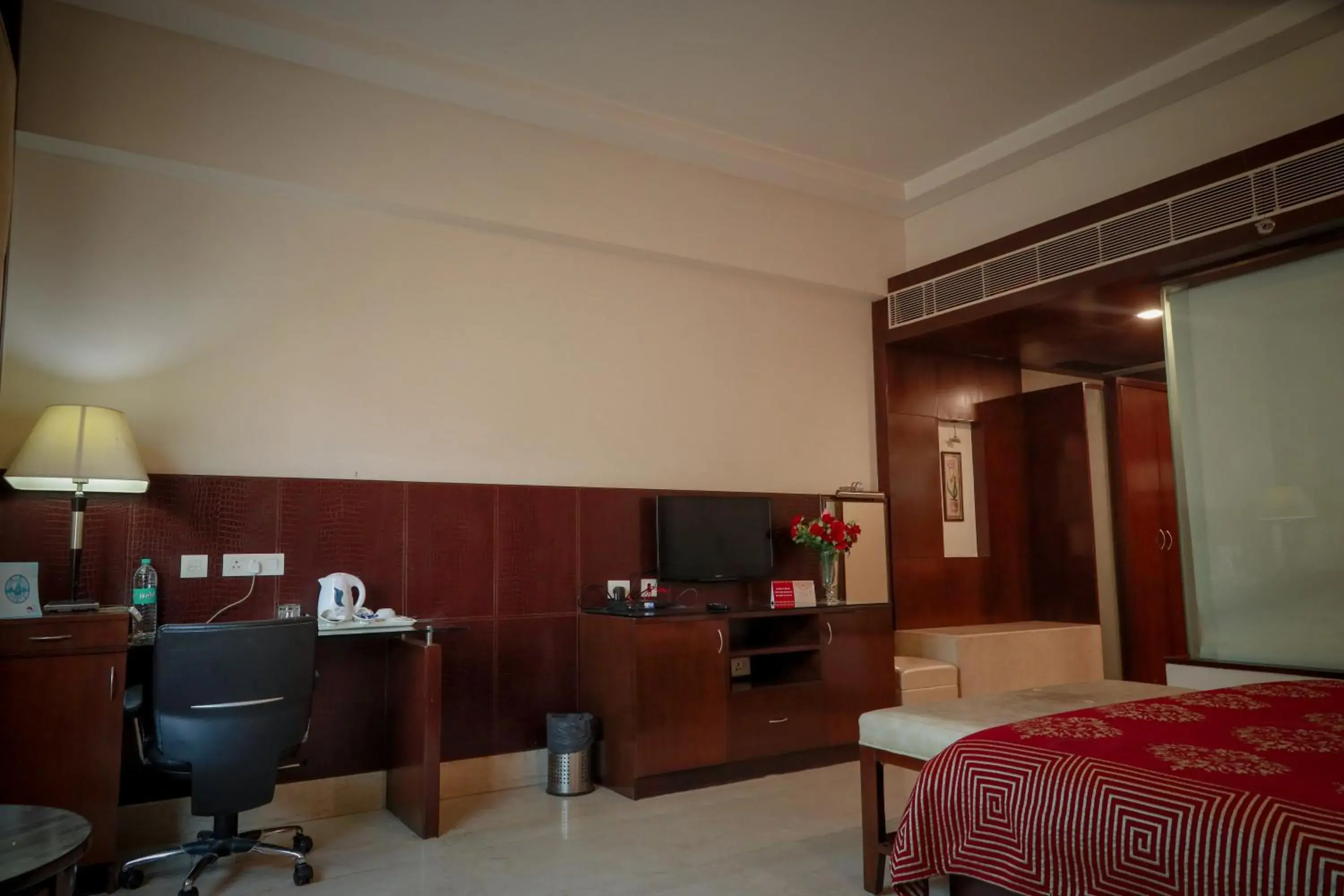 Bedroom, TV/Entertainment Center in Airport Residency