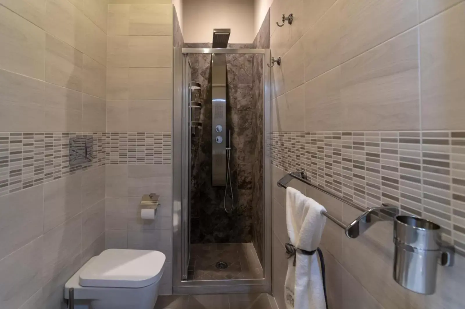 Shower, Bathroom in DOMUS VESUVIO