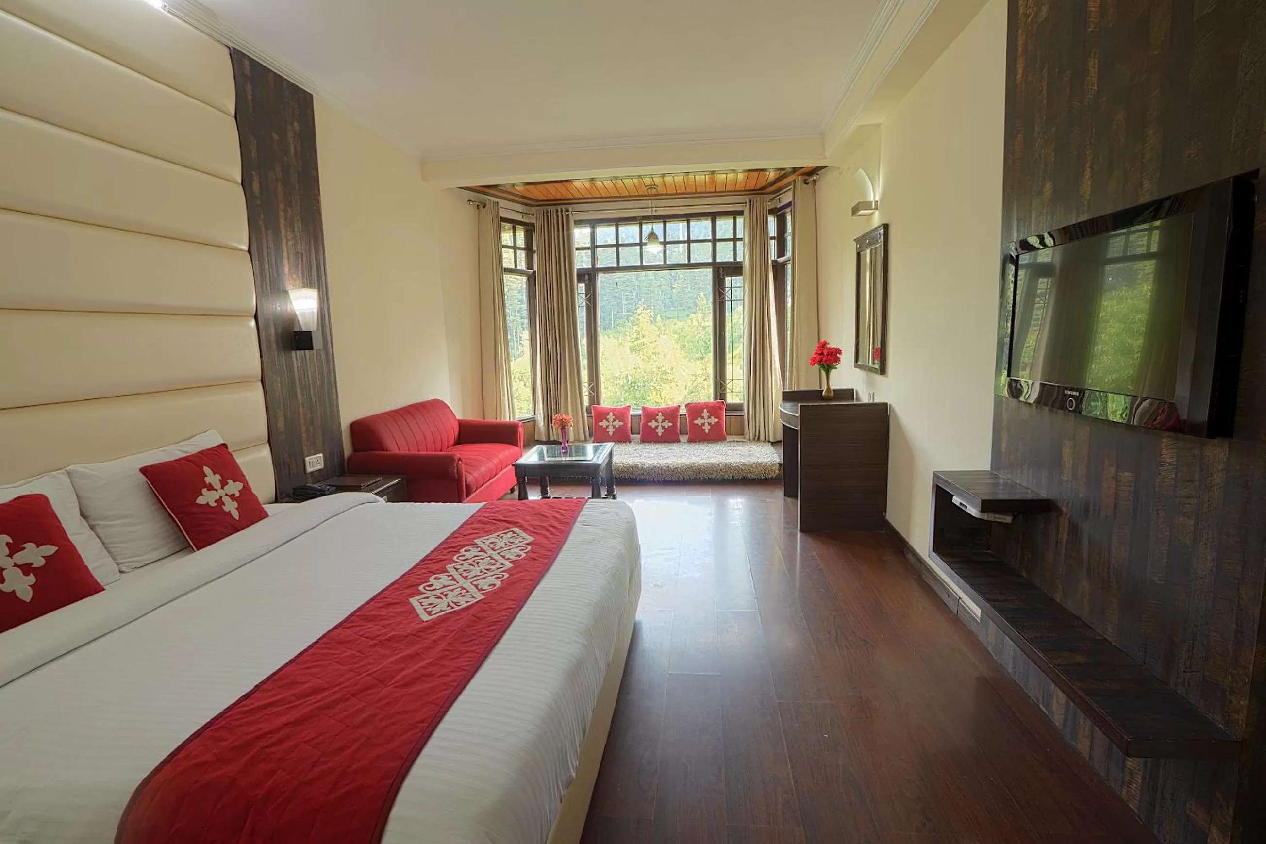Photo of the whole room in Snow Valley Resorts & Spa Manali