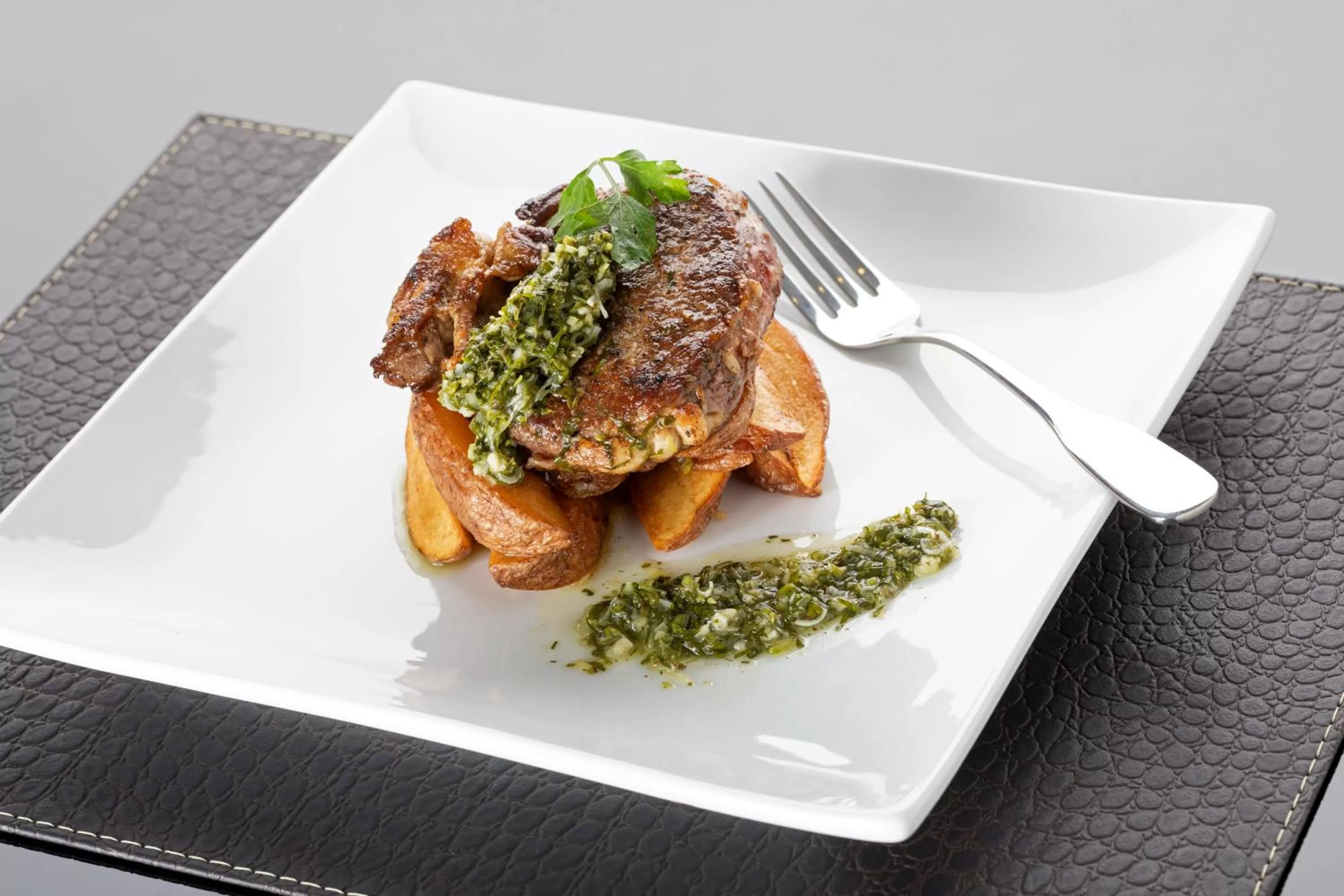 Food and drinks in Nobile Hotel Estación Central