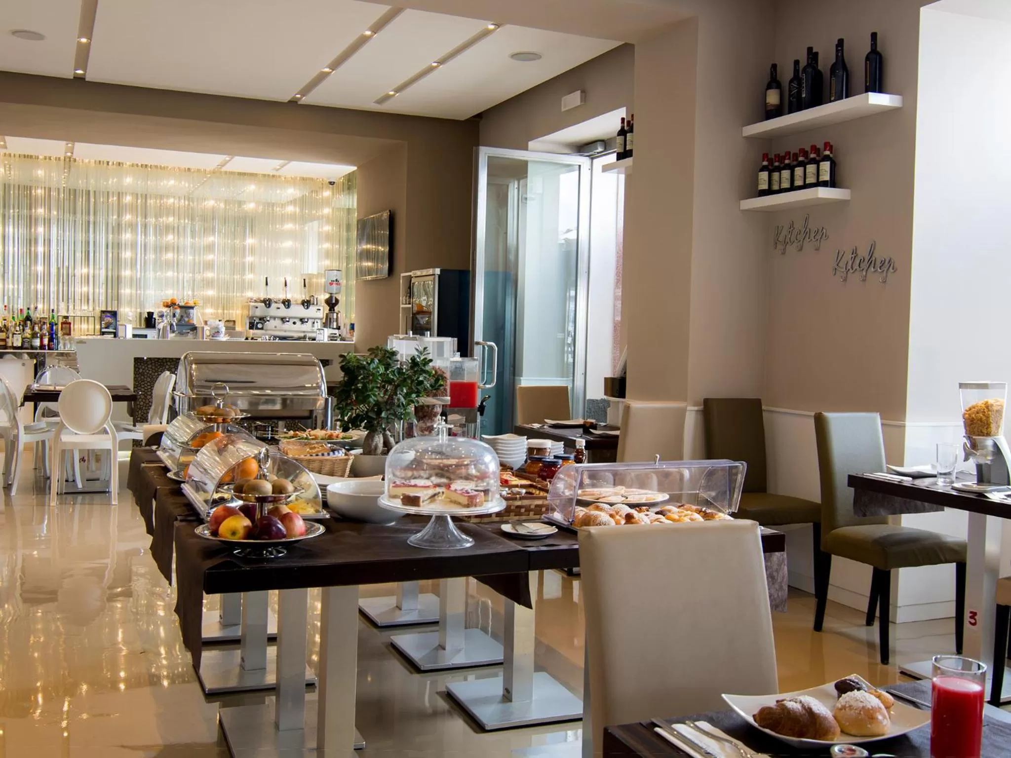 Restaurant/places to eat in Partenope Relais