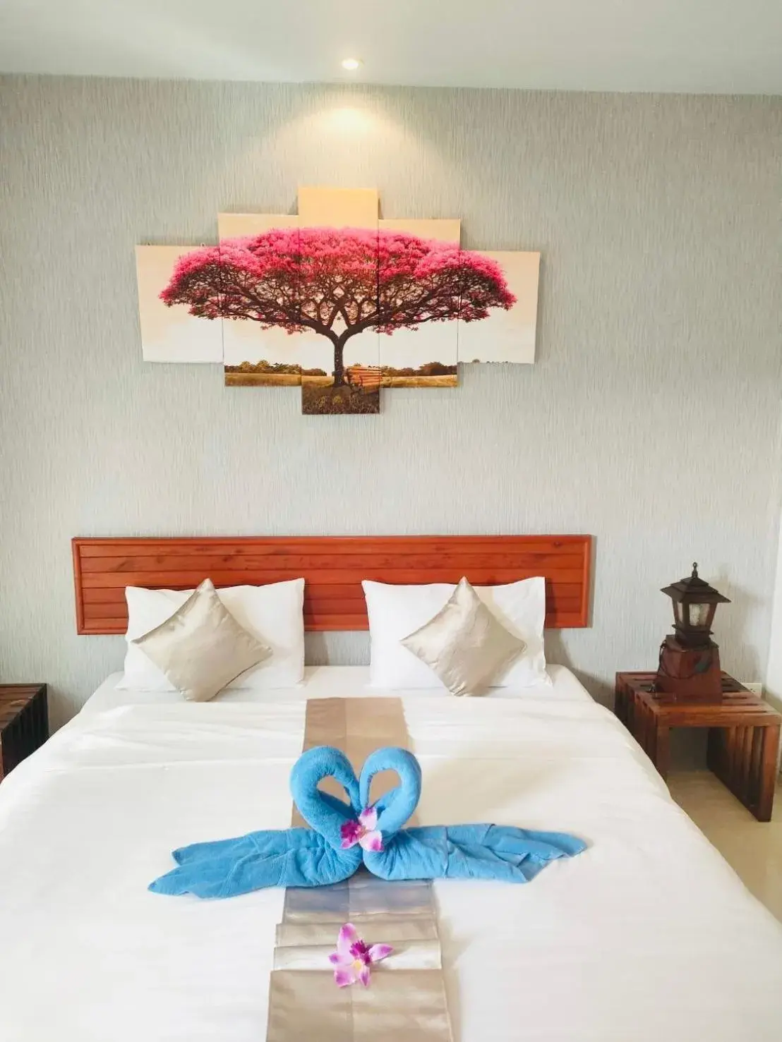 Property building, Bed in Andawa Lanta Resort