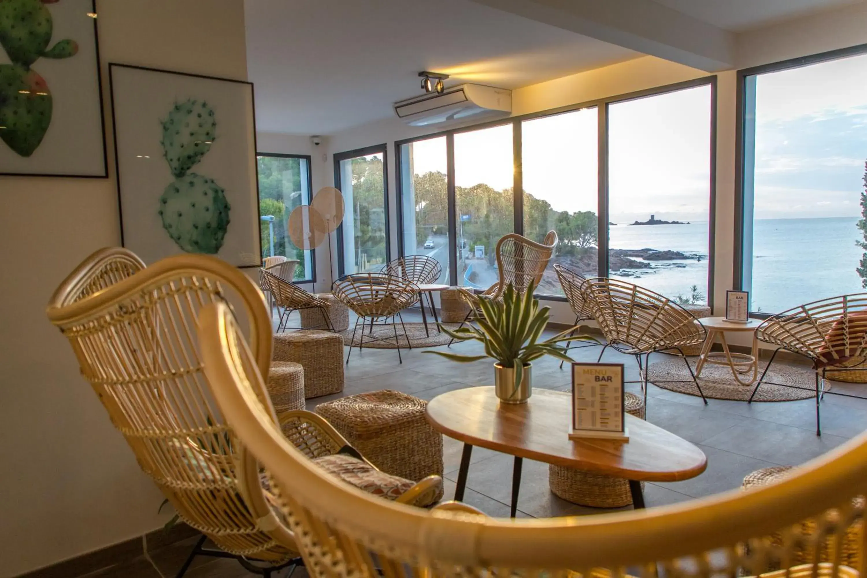 Lounge or bar in SOWELL HOTELS La Plage