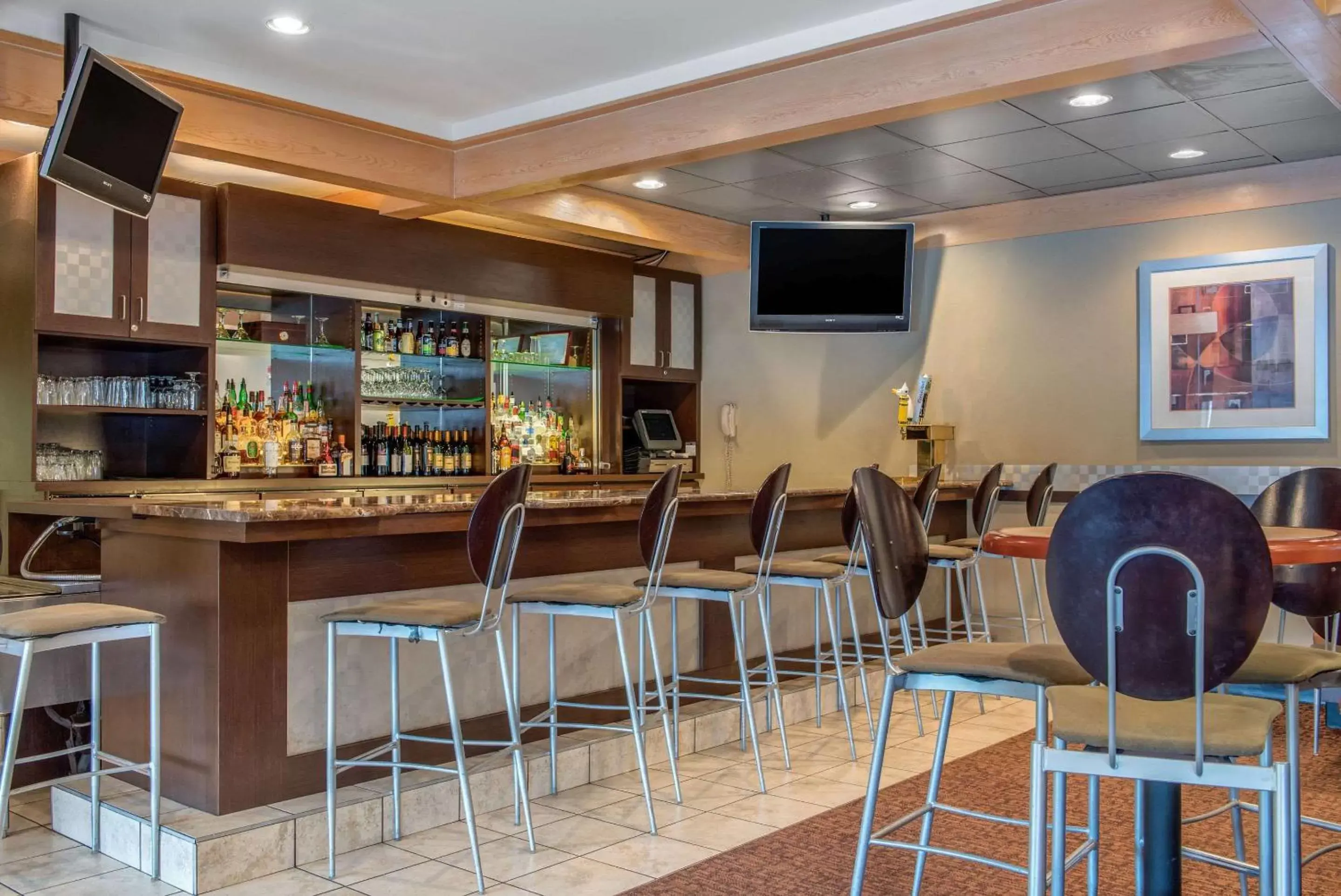 Lounge or bar, Lounge/Bar in Quality Hotel Conference Center Cincinnati Blue Ash