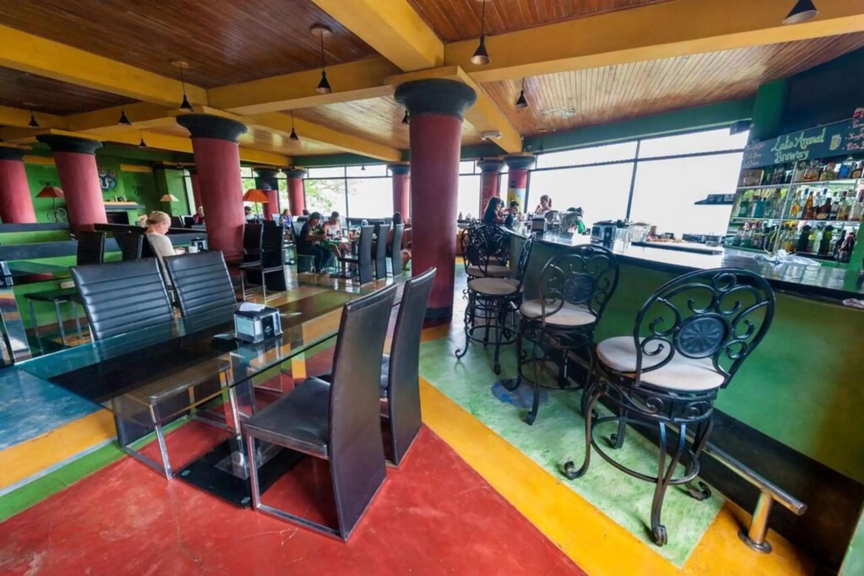 Restaurant/places to eat in Lake Arenal Brewery & Hotel