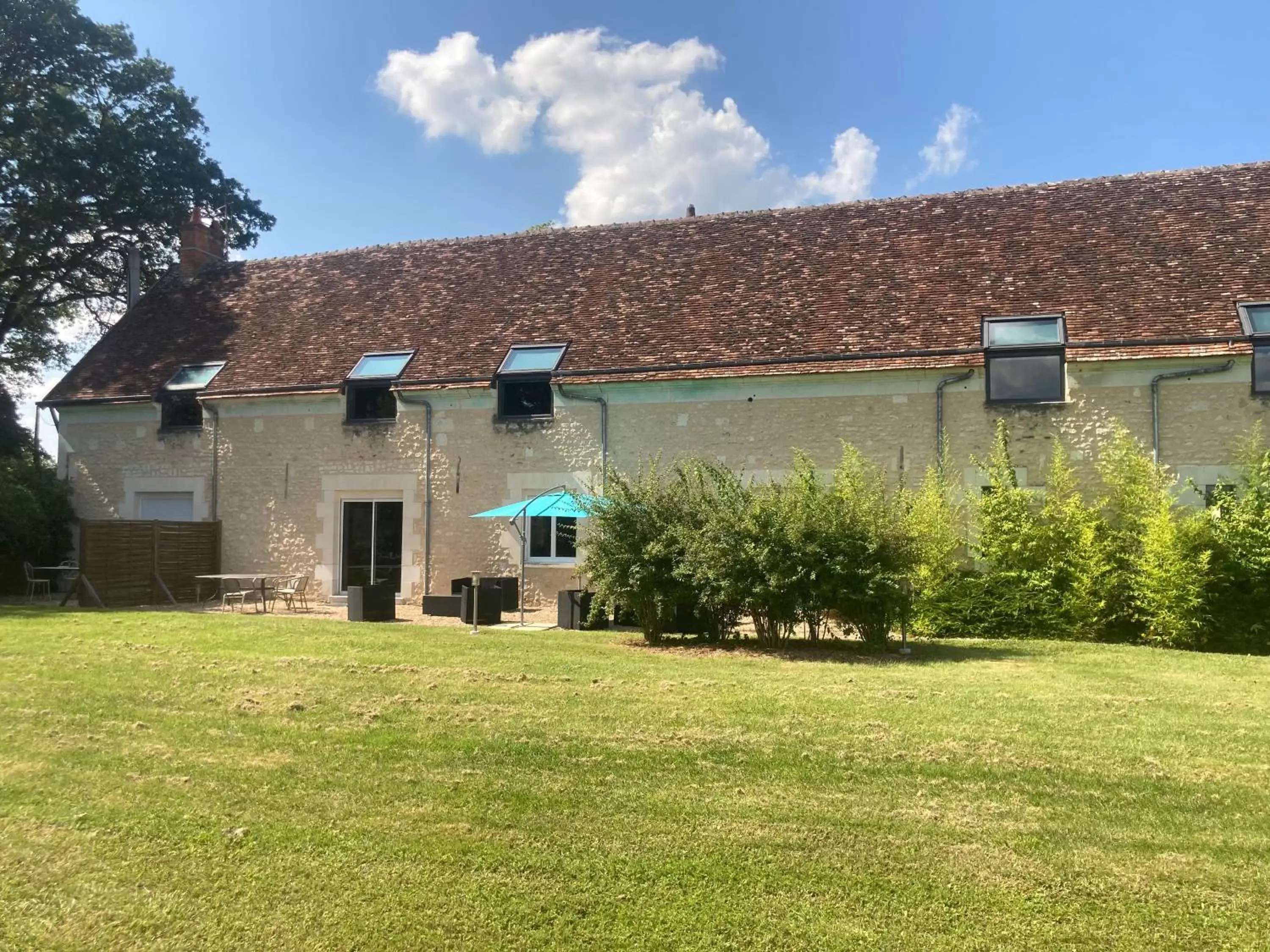 Property Building in Les Pierres D'aurèle Chambres d'Hôtes