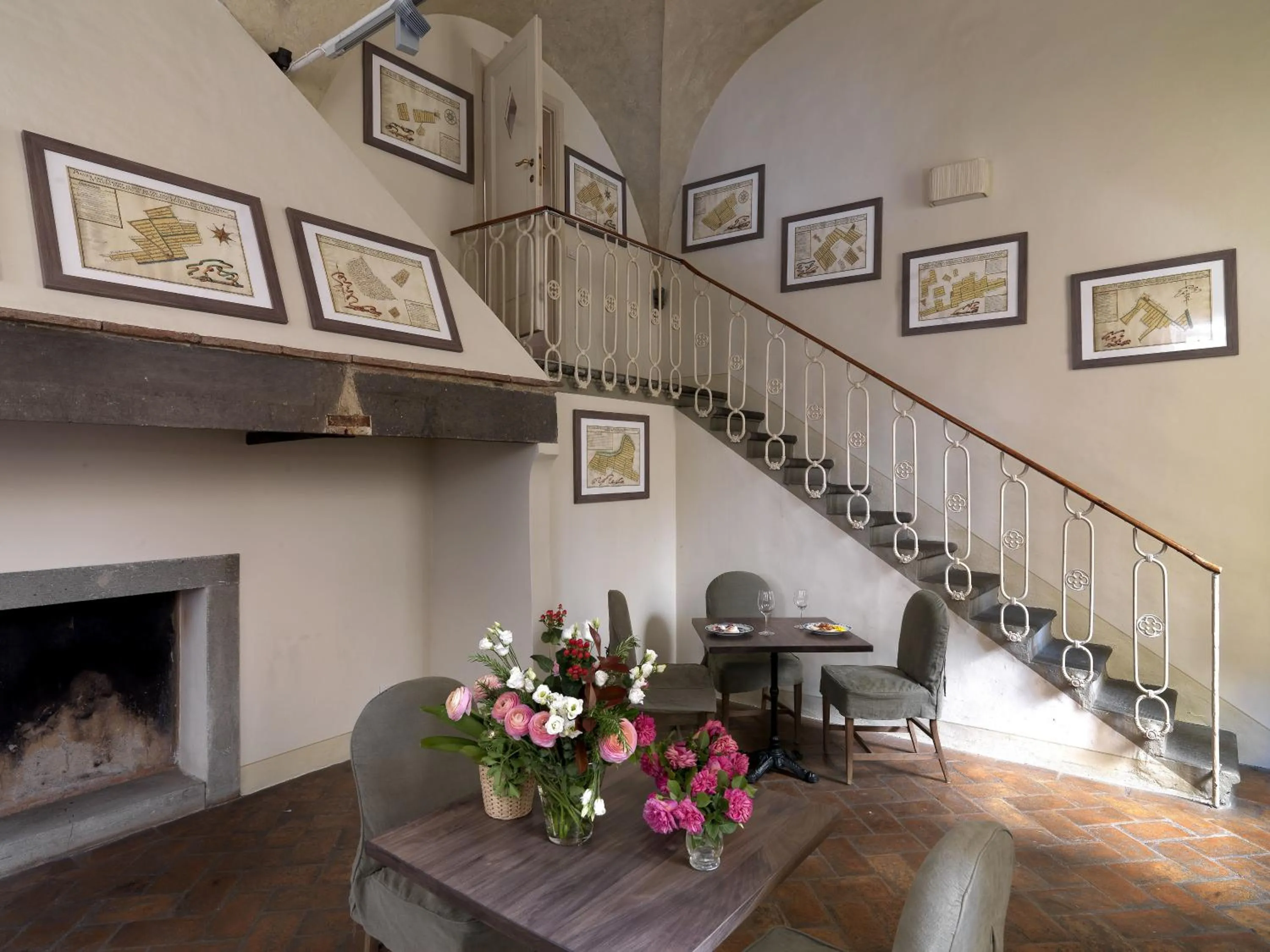 Restaurant/places to eat in Al Palazzo del Marchese di Camugliano Residenza d'Epoca