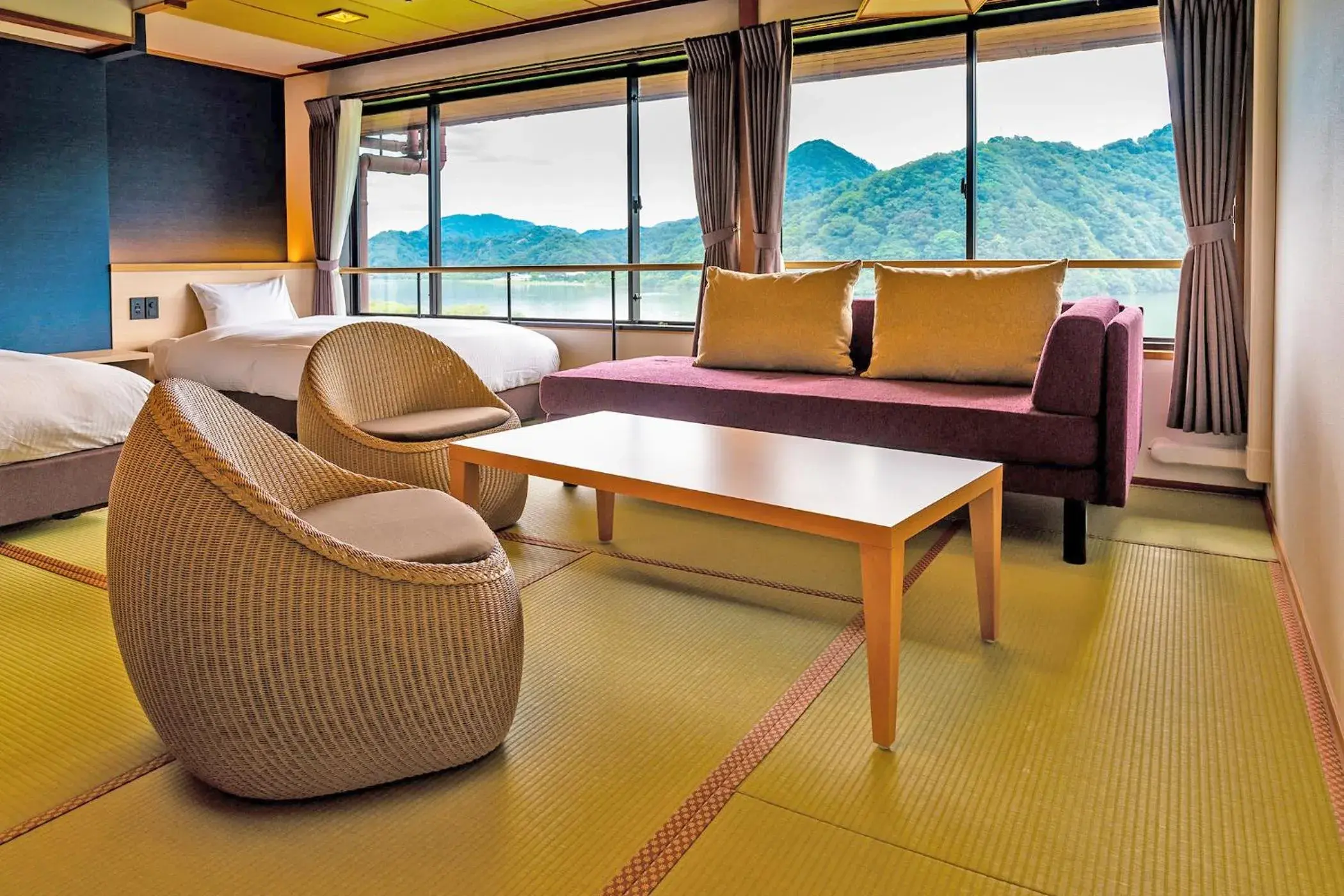 Photo of the whole room, Seating Area in Ooedo Onsen Monogatari Kinosaki