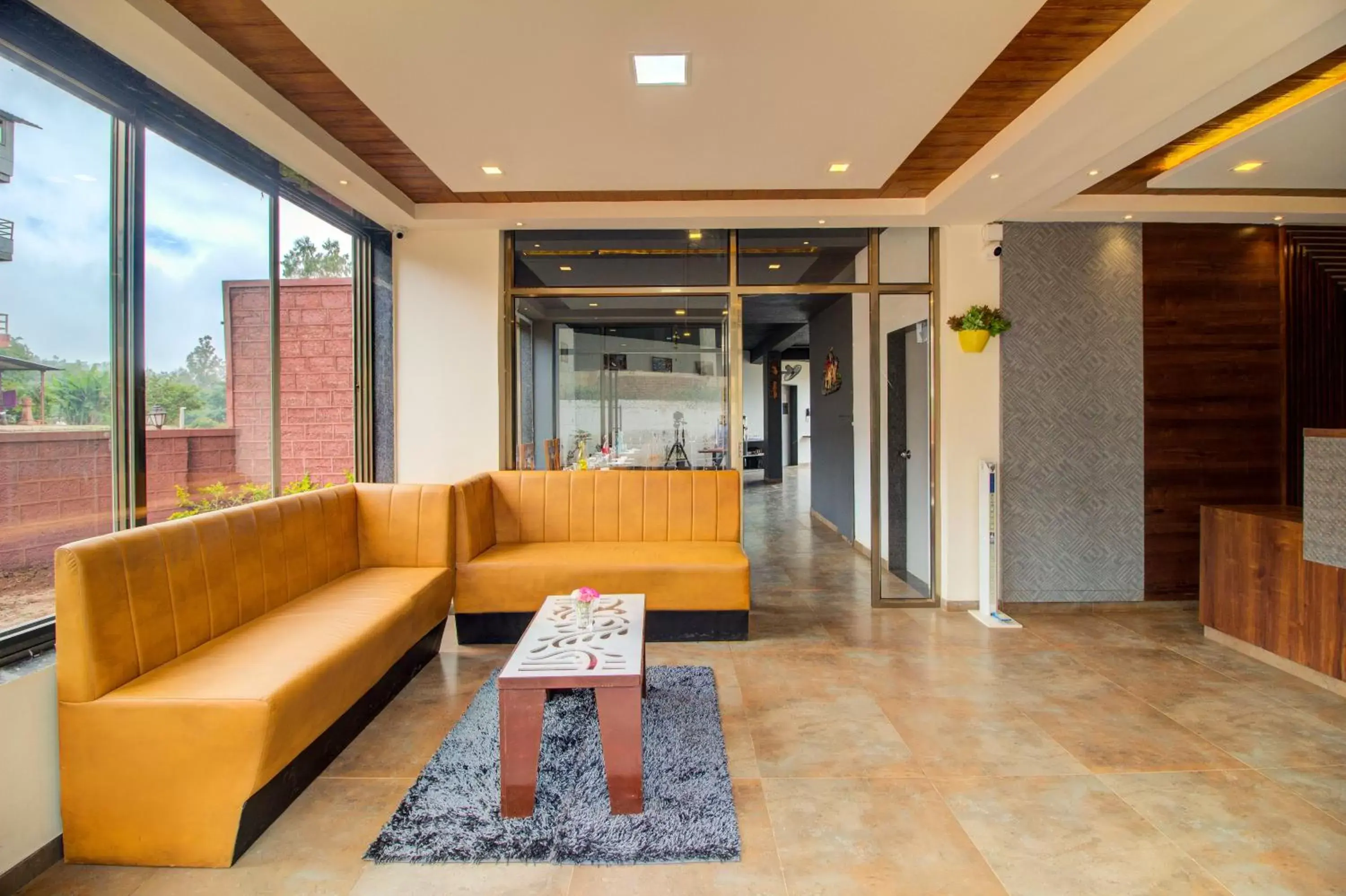 Lobby or reception in Mountain Breeze Resort, Mahabaleshwar Lobby or reception in Mountain Breeze Resort, Mahabaleshwar