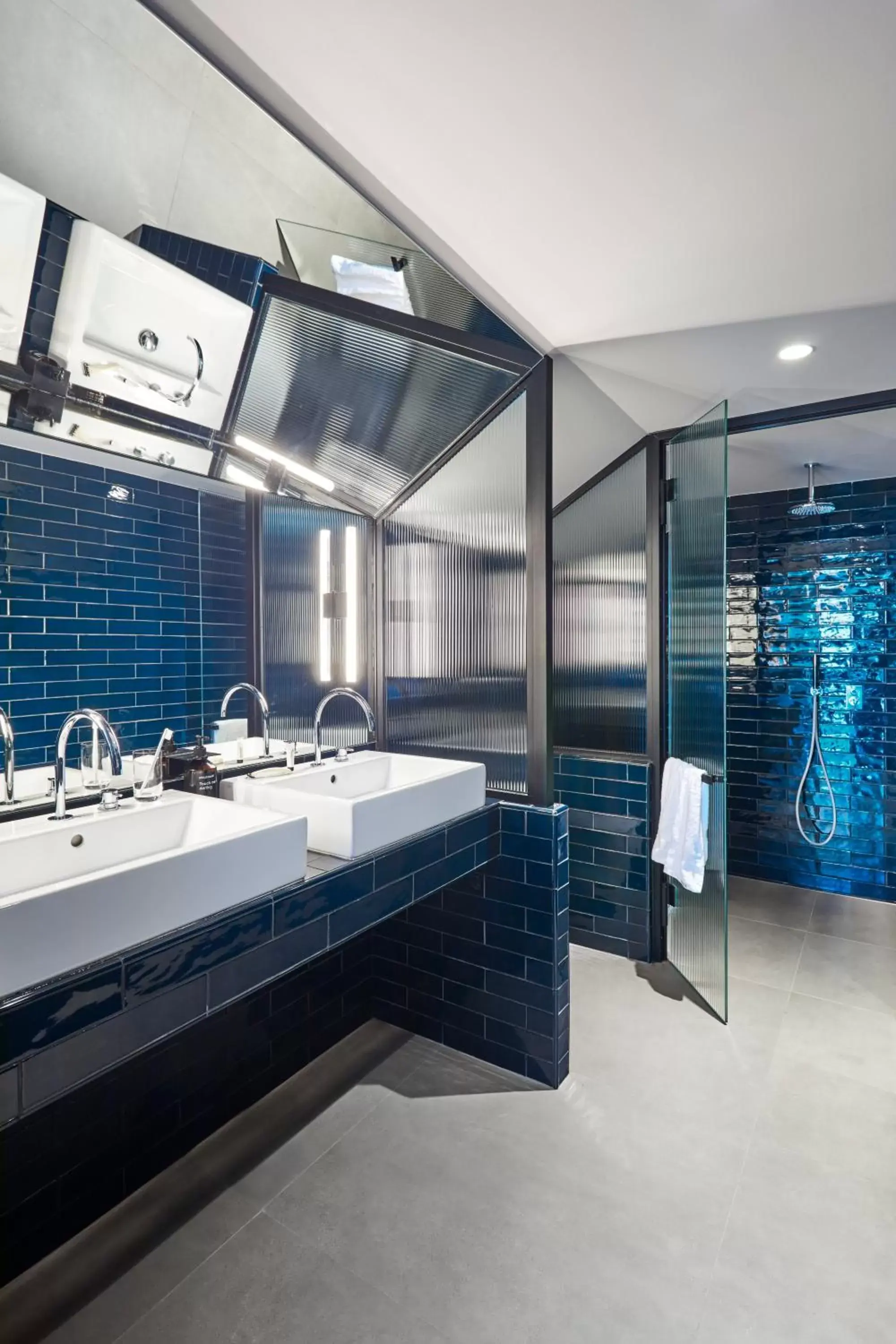 Bathroom in chic&basic Gravity Bathroom in chic&basic Gravity