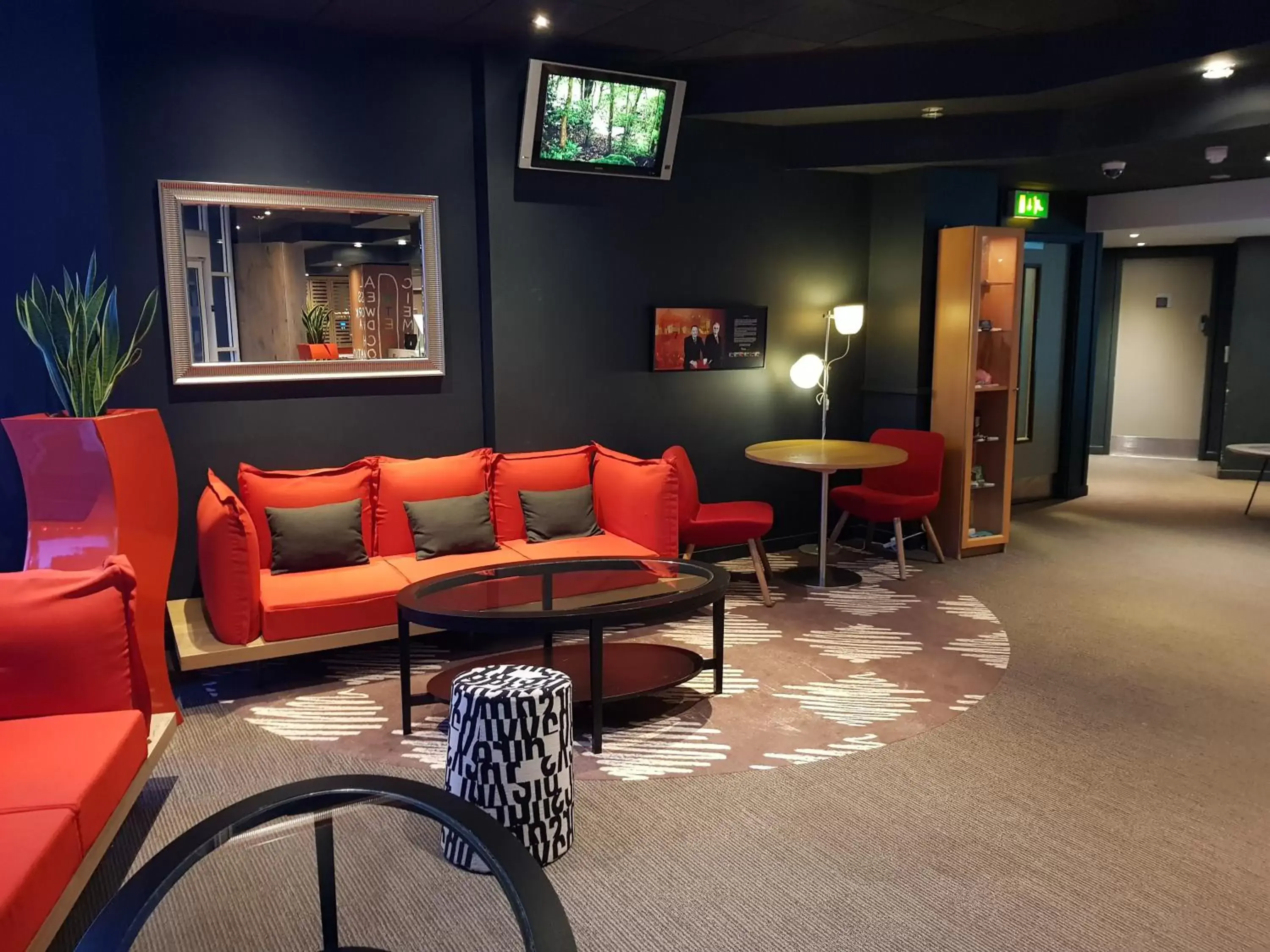 Communal lounge/ TV room, Lounge/Bar in ibis Leeds Centre Marlborough Street